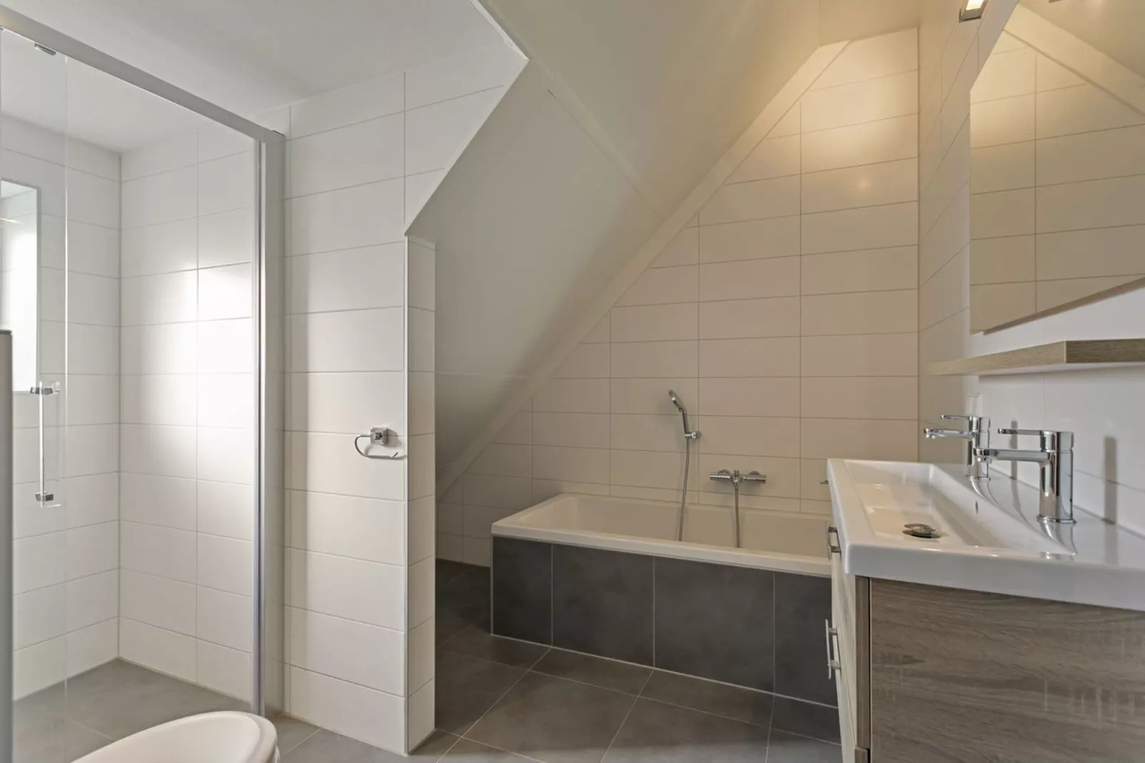 Villa Hopper met jacuzzi extra kosten voor gebruik-Badkamer
