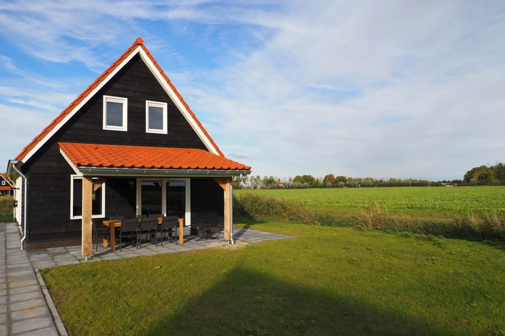 De Ooievaar Huis Nr 47-Buitenkant zomer