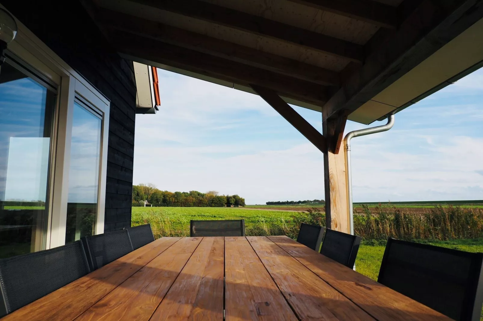 De Ooievaar Huis Nr 47-Buitenkant zomer