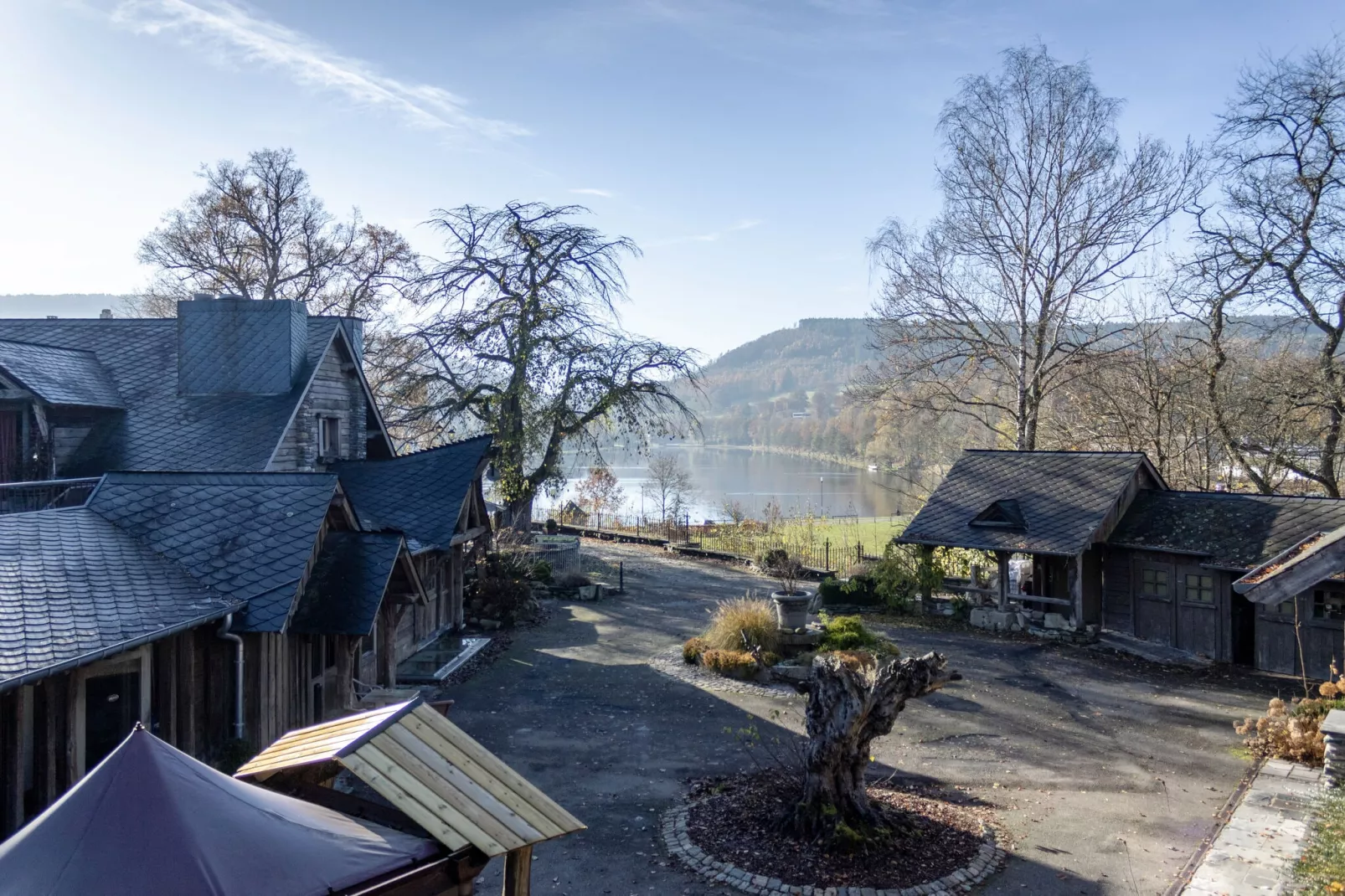 GÎTE CONTES DE SALME Lodge des Contes-Buitenkant zomer