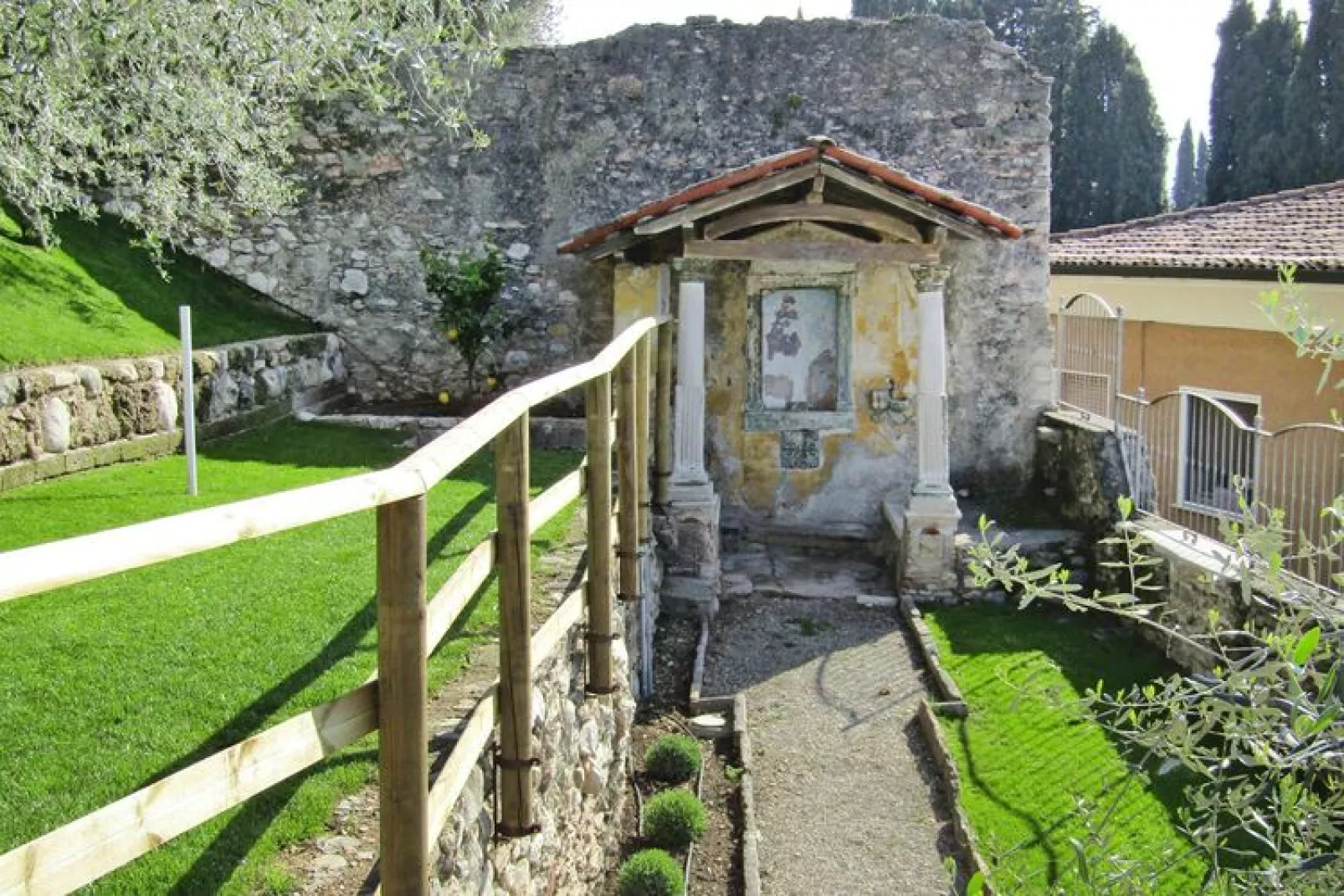 Residence Borgo Alba Chiara, Toscolano-bilo 40-48 qm-Buitenkant zomer