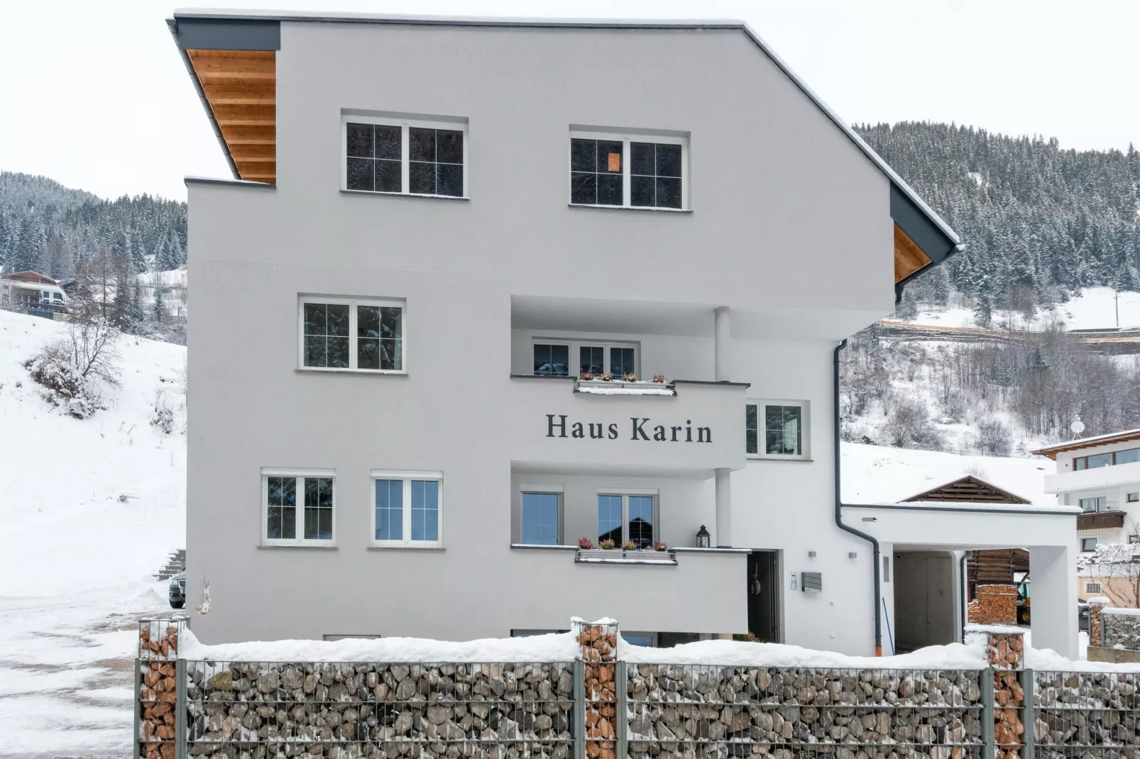 Karin Oben 10PAX-Exterieur winter