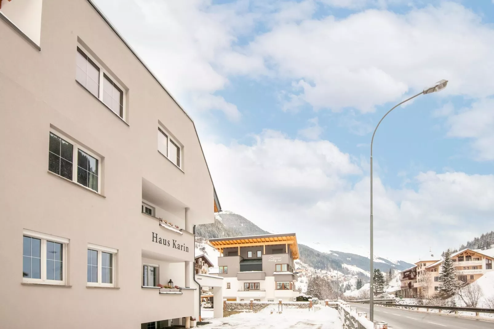 Karin Unten 8PAX-Exterieur winter