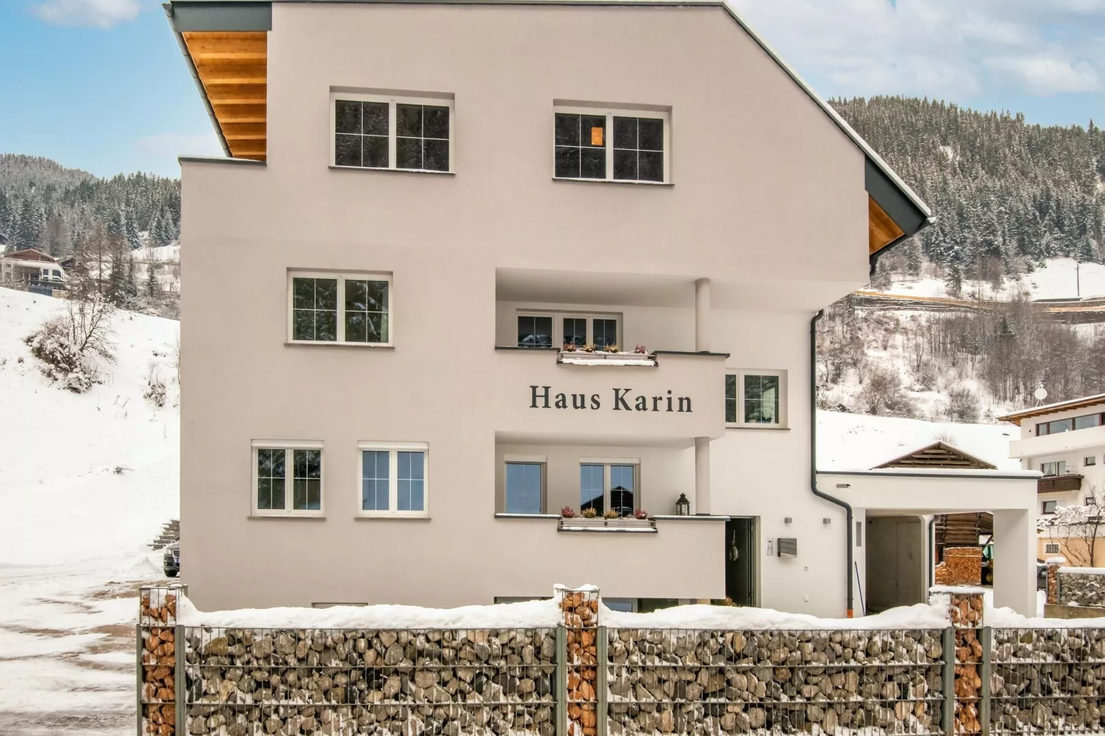 Karin Unten 8PAX-Exterieur winter