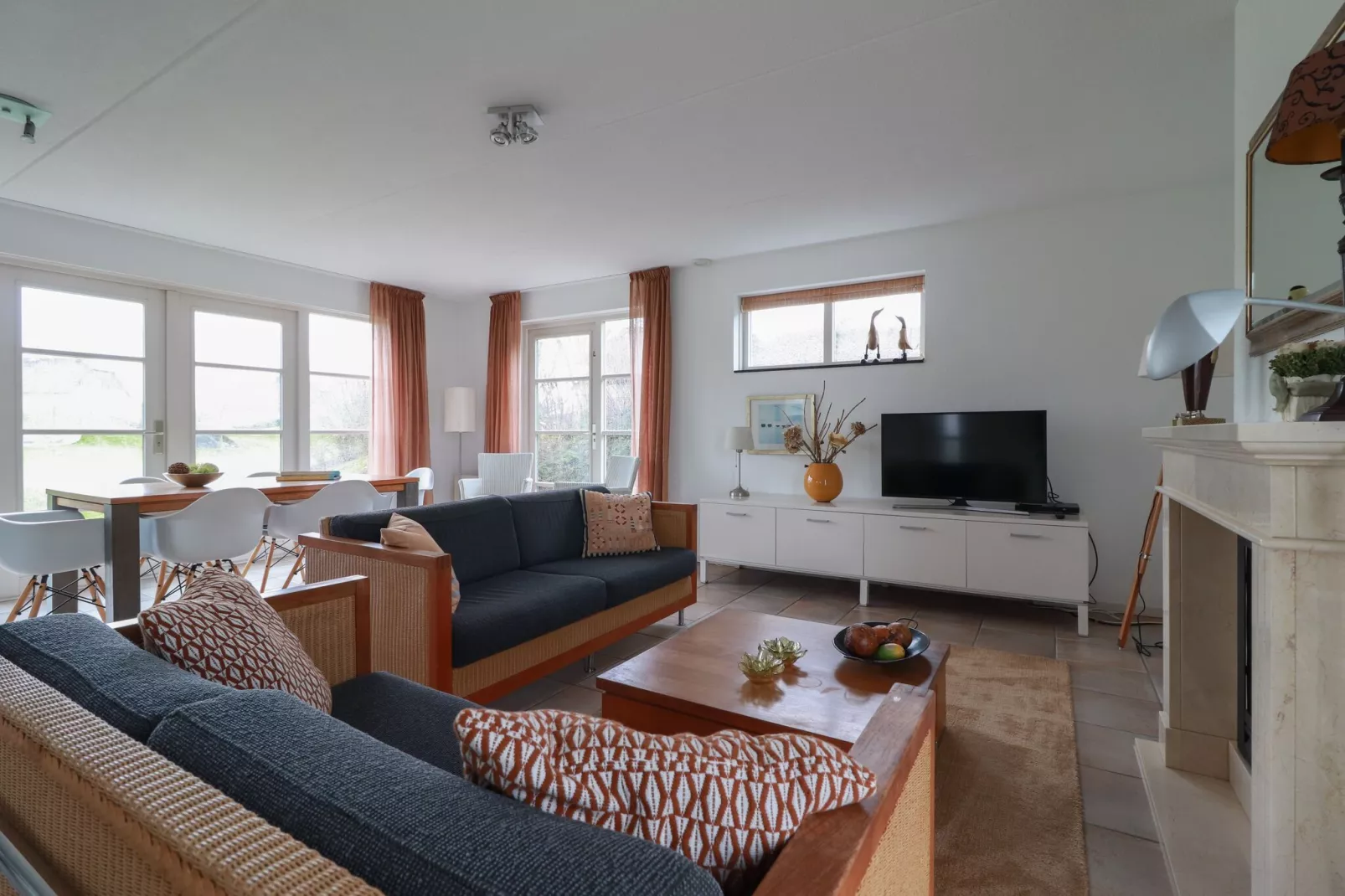 Beach Resort Makkum 21-Woonkamer