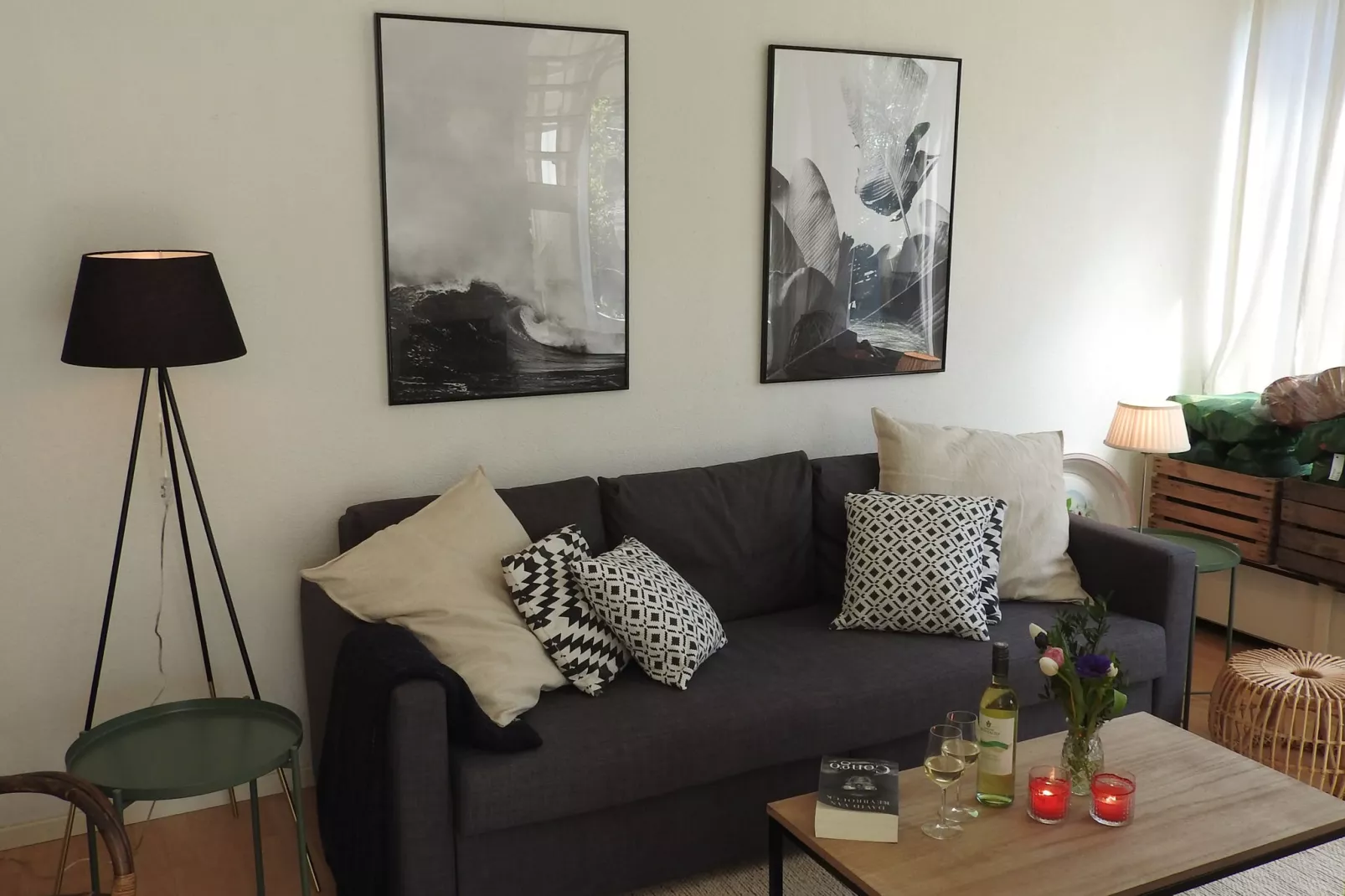 June's Cabin-Woonkamer