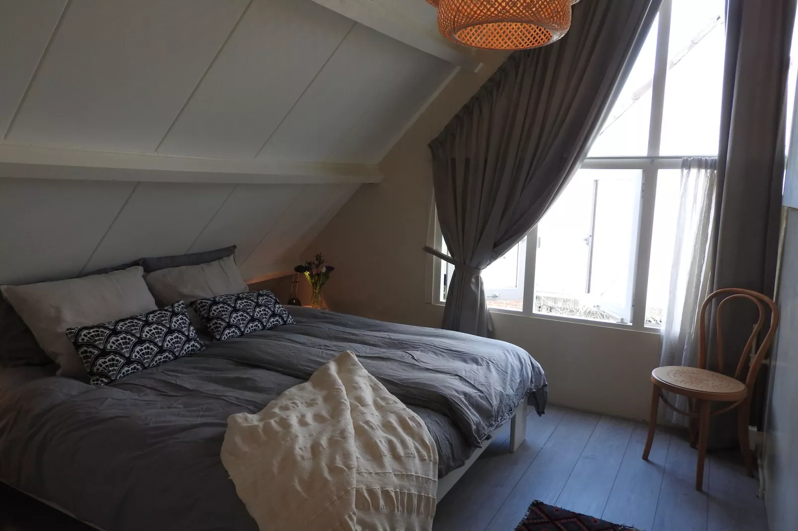 June's Cabin-Slaapkamer