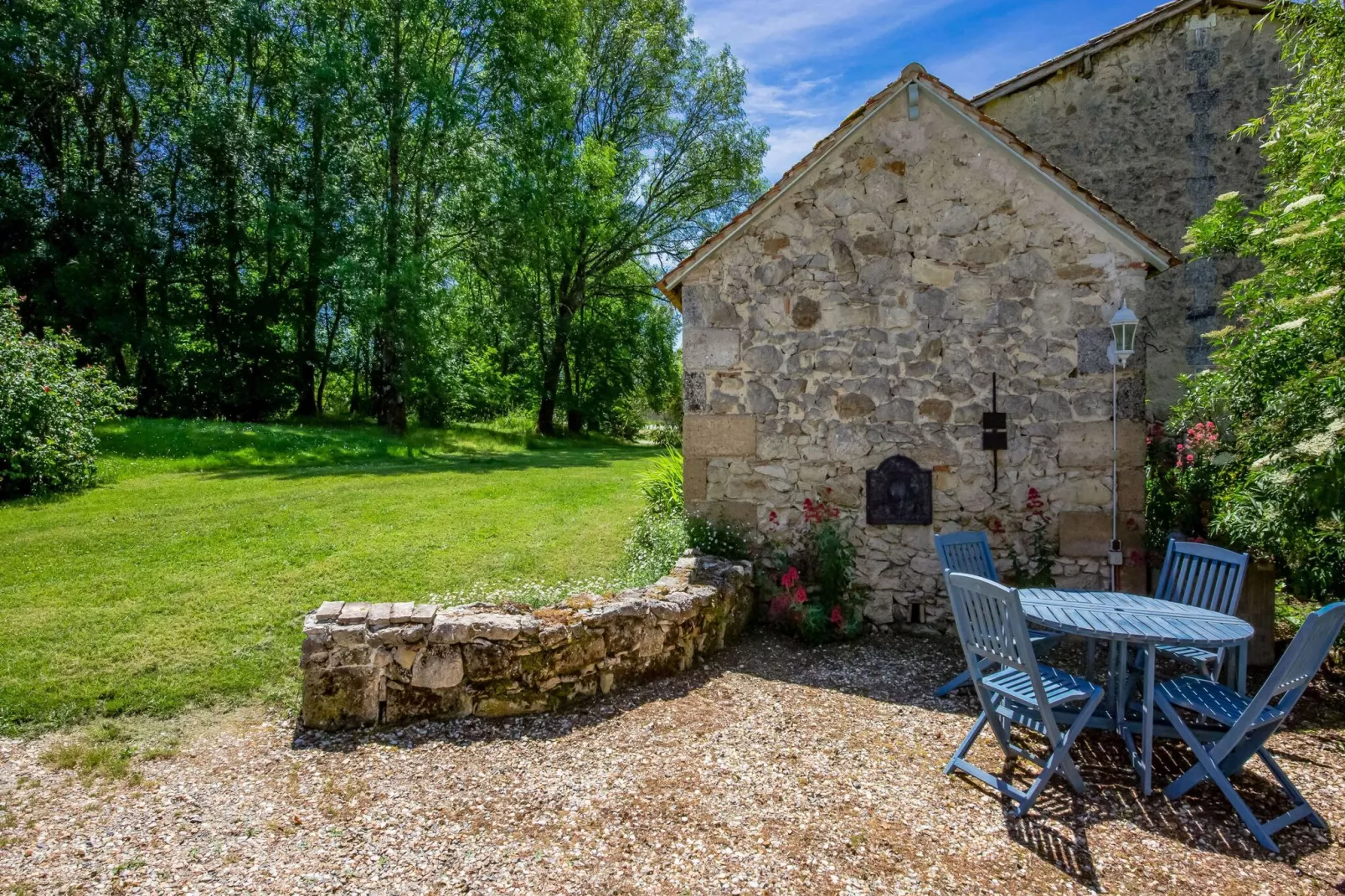 Domaine de Geneviève des Vignes-Tuinen zomer