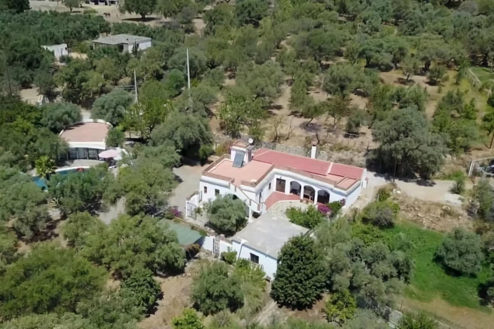 Cortijo de Santa Cruz-Buitenkant zomer