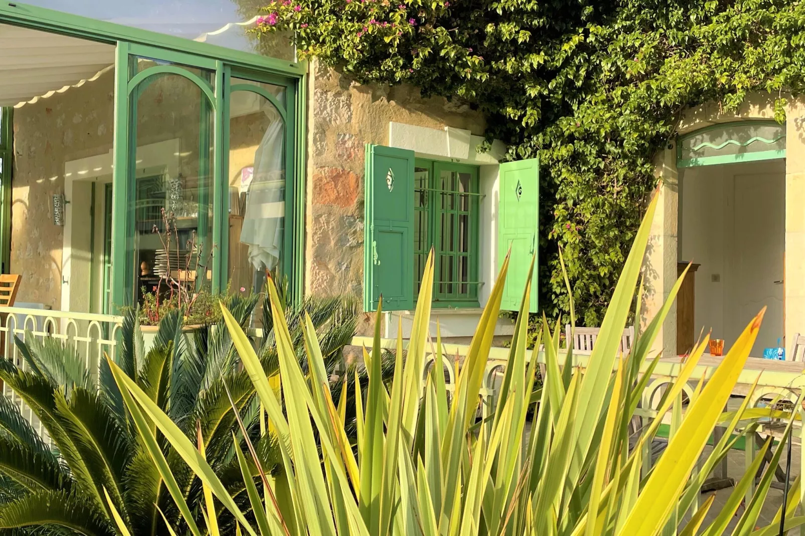 Ferienhaus Mougin-Tuinen zomer