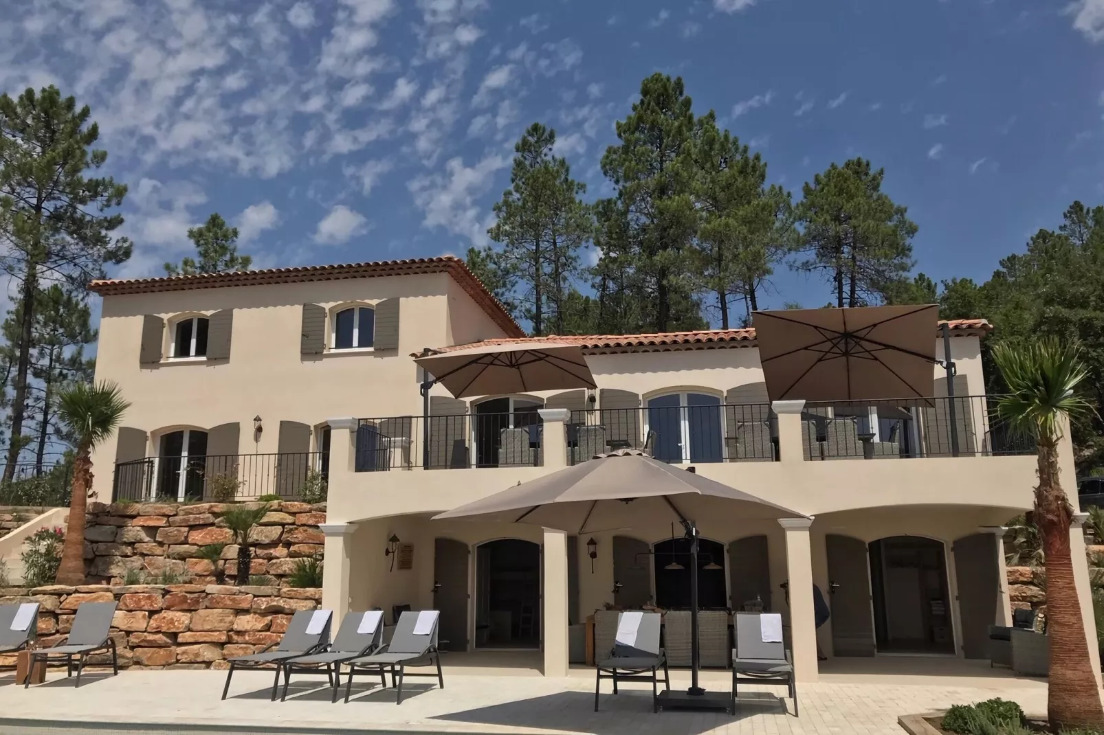 Villa Athos 14p-Buitenkant zomer