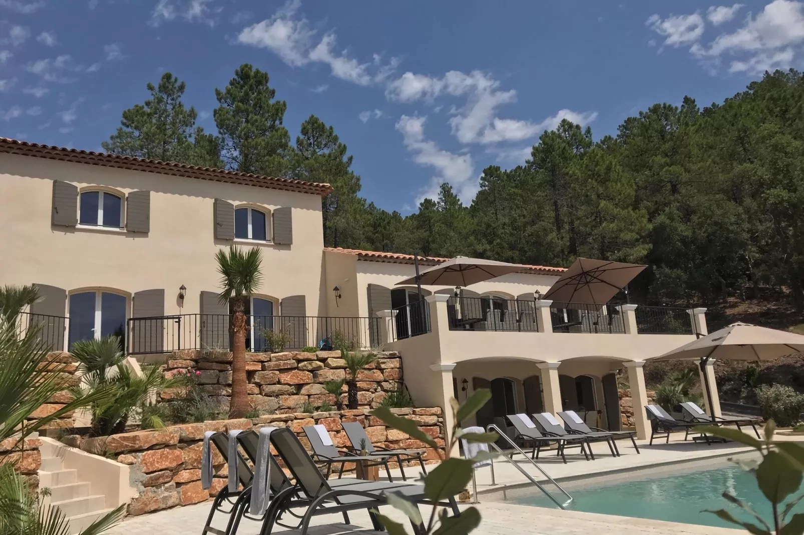 Villa Athos 14p-Buitenkant zomer