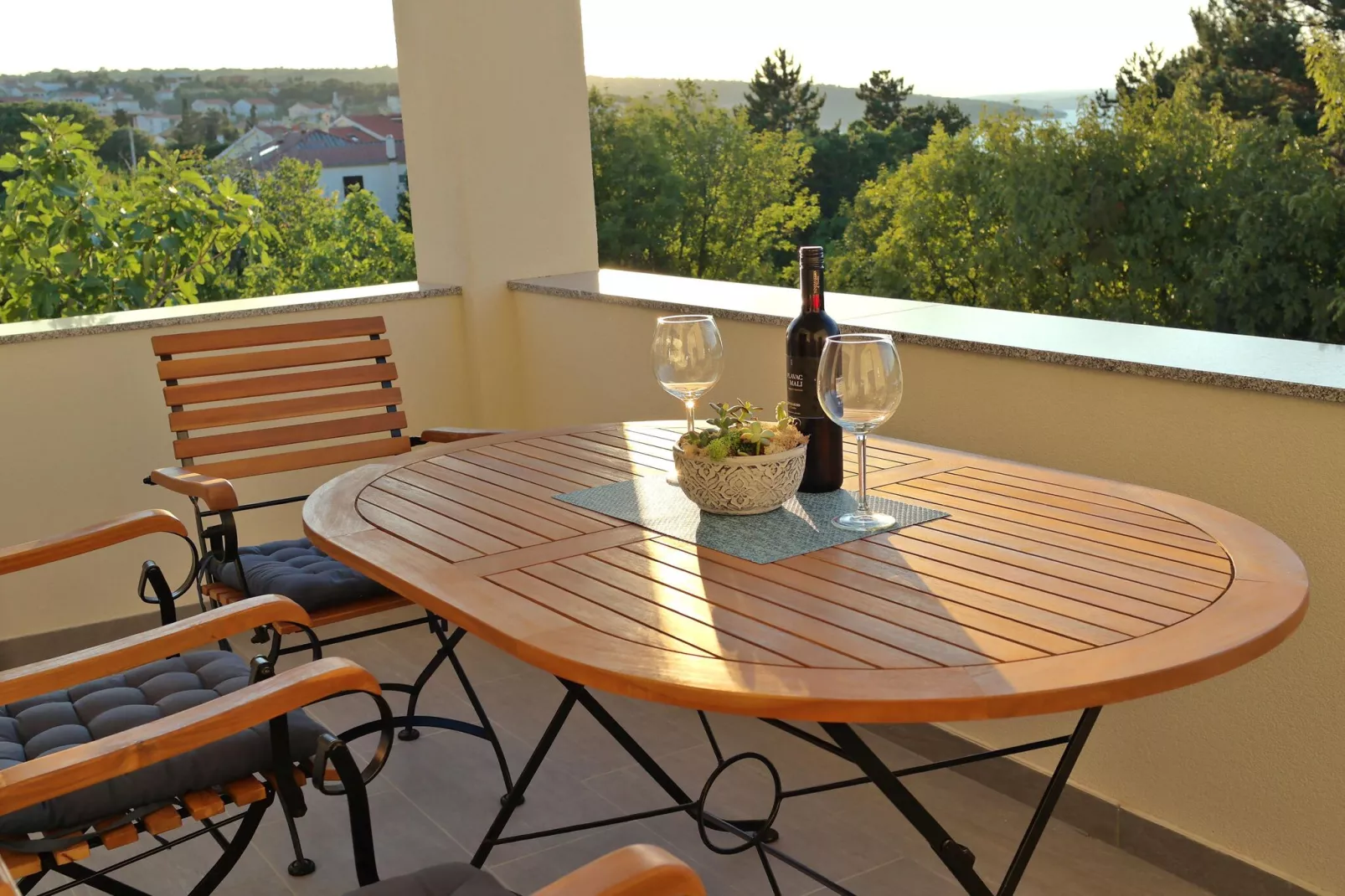 Apartment Karmen Šilo-Terrasbalkon