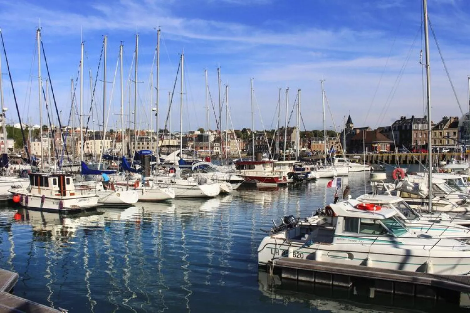 Holiday resort Normandie Forges-les-Eaux // Gîte 3 pcs 5 pers et 1 bébé 2 salles d'eau-Waterzicht