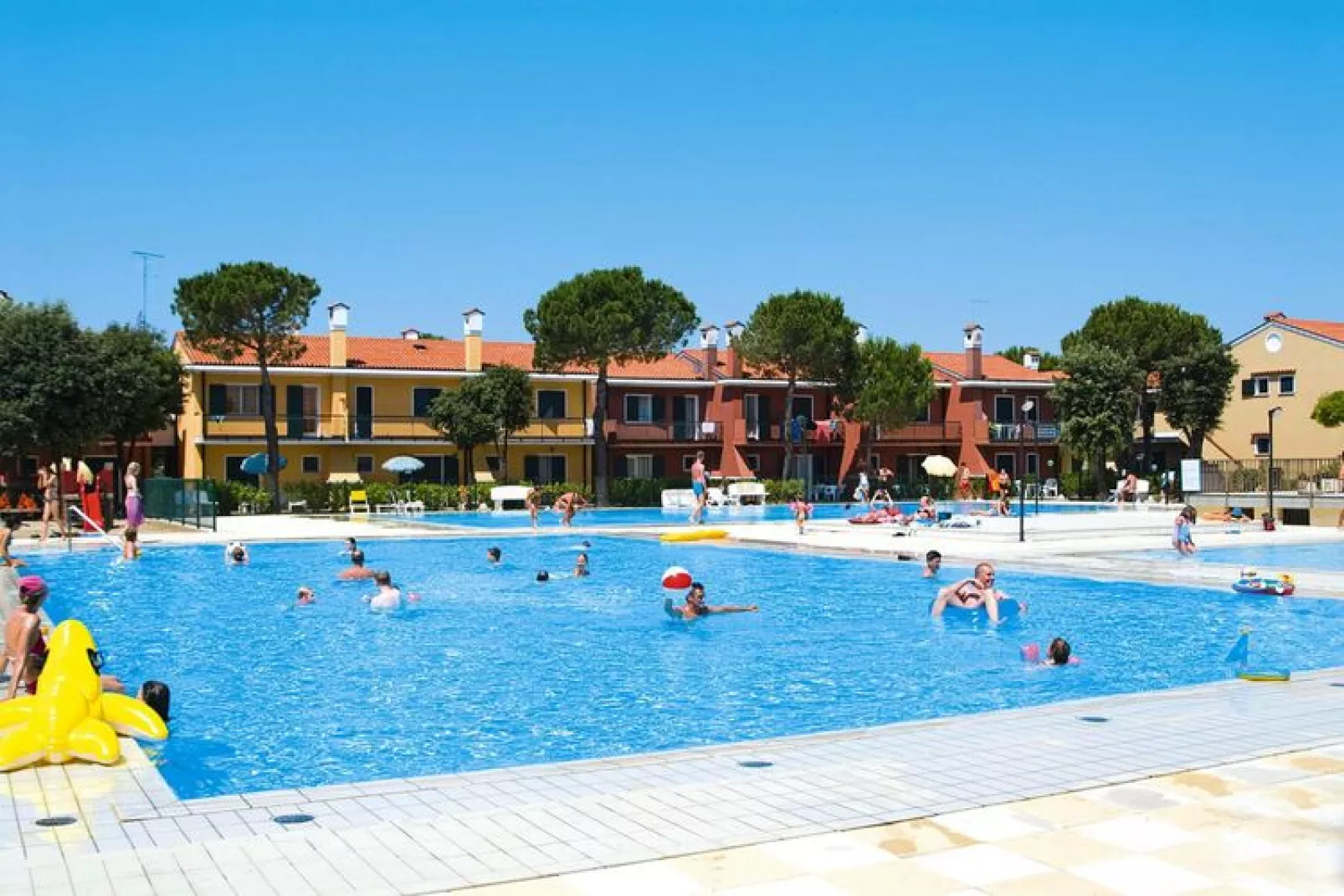 Holiday park Michelangelo, Bibione Spiaggia-Typ 3 fronte piscina