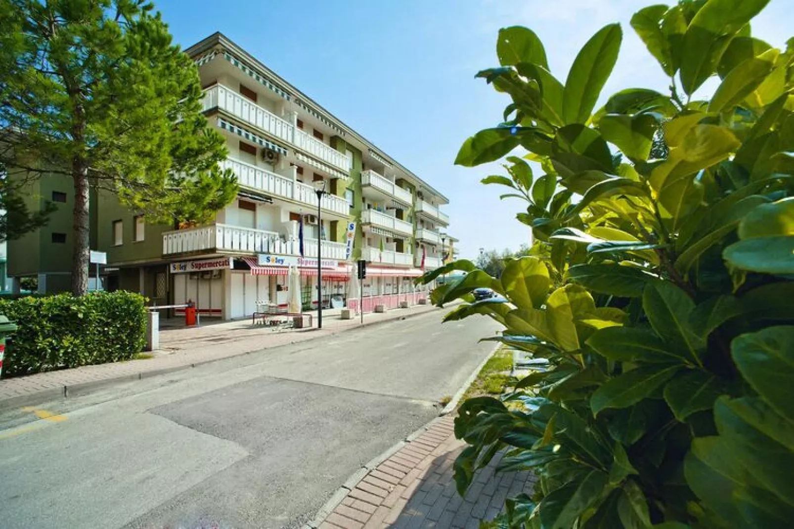 Apartments Condominio Diana, Bibione Lido del Sole-3-Raum App. 48qm, OG-Buitenkant zomer