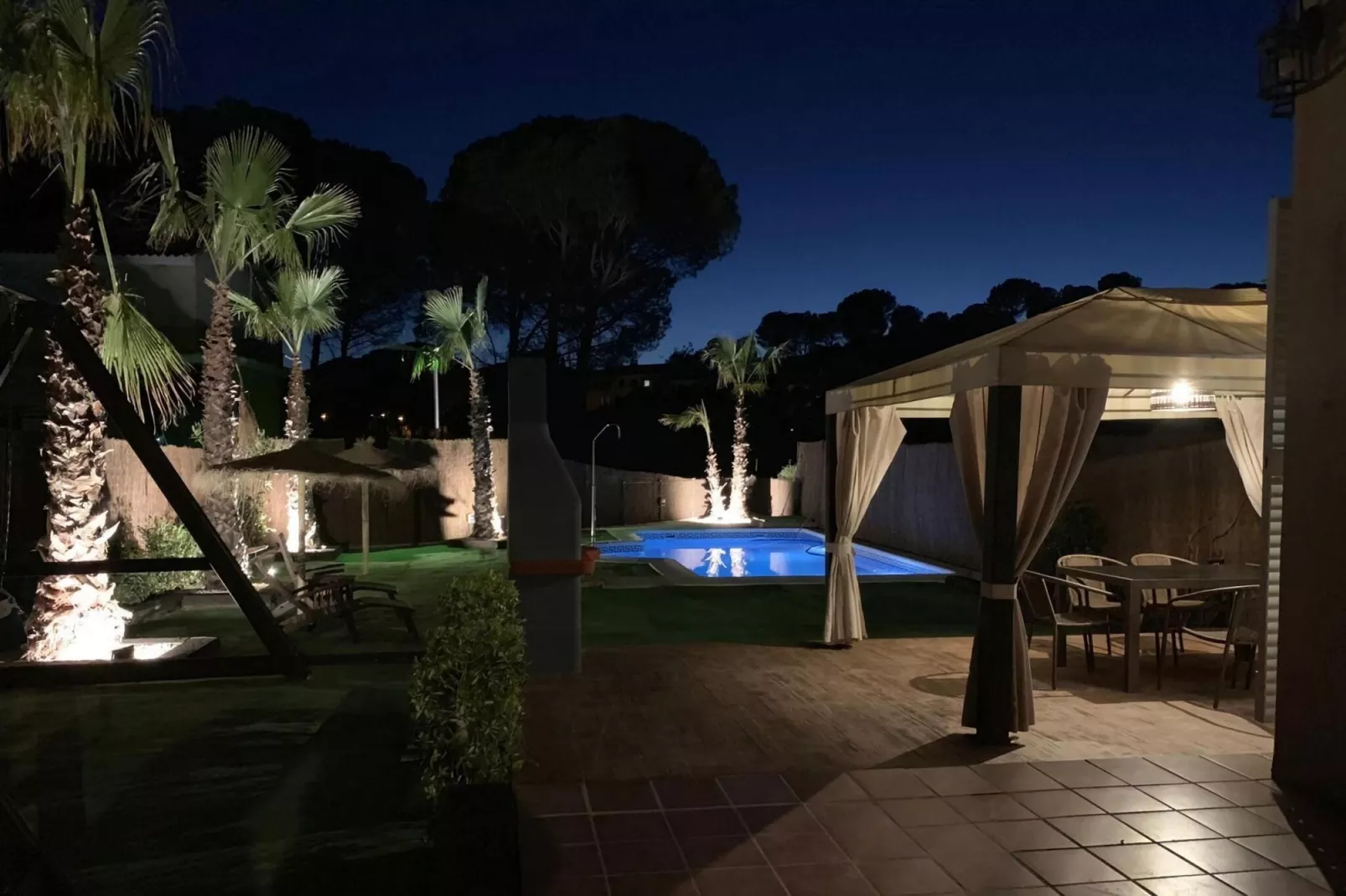 Haus in las Jaras - CT 120 CO 6 PAX-Tuinen zomer