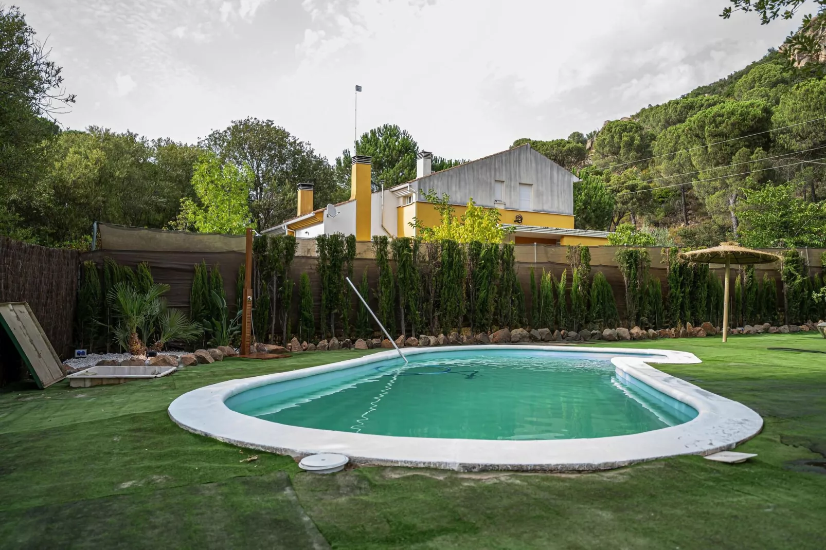 poolofhouse