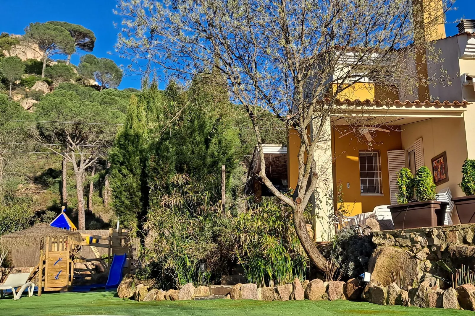 Villa in las Jaras - CT 119 CO 7PAX-Tuinen zomer