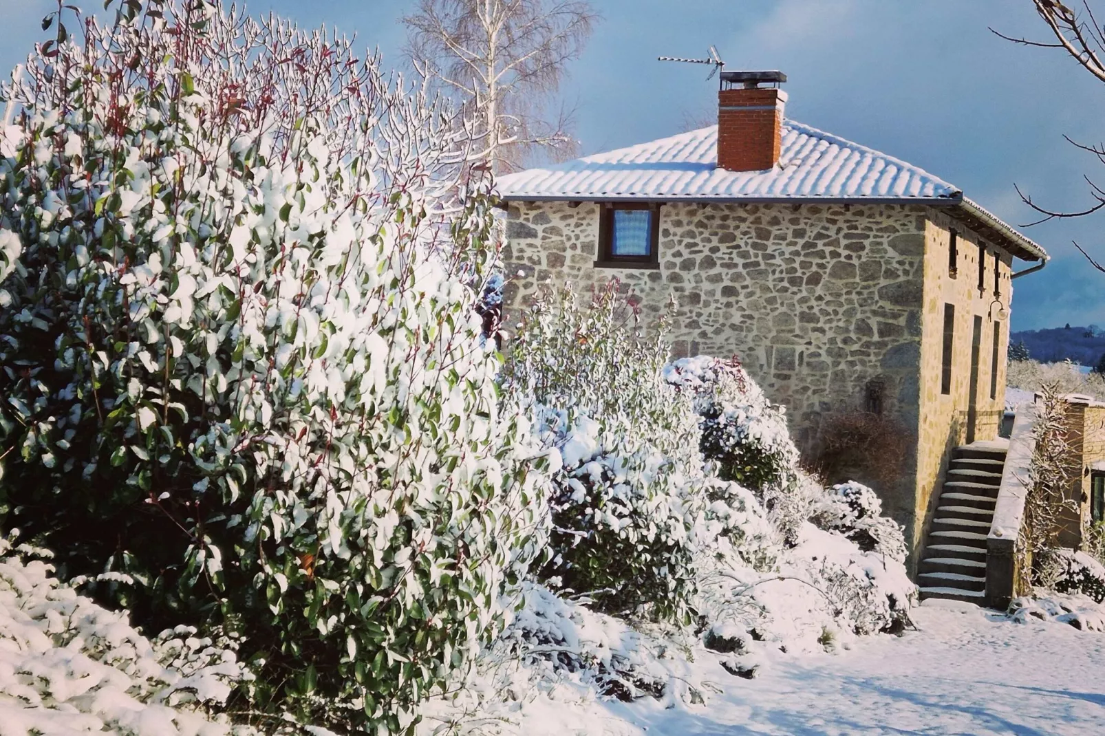 Maison auvergnate avec jacuzzi et sauna-Exterieur winter