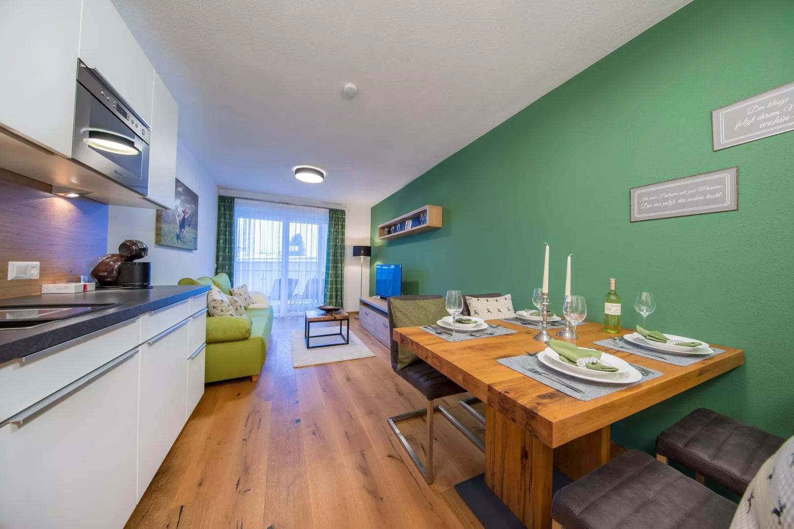 Helios Appartements-Eetkamer