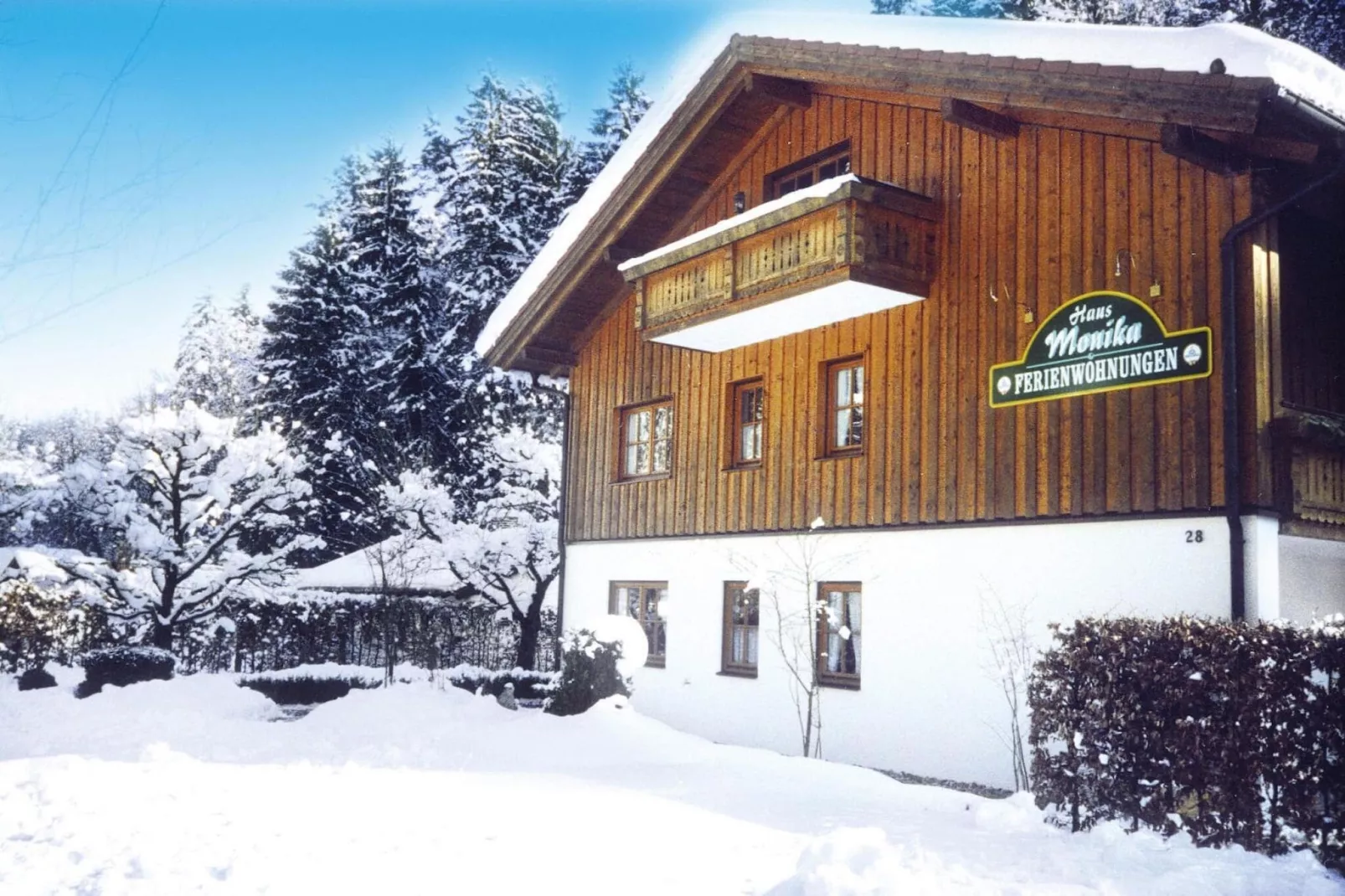 Country house Monika Bayerisch Gmain-Studio- DG-Exterieur winter