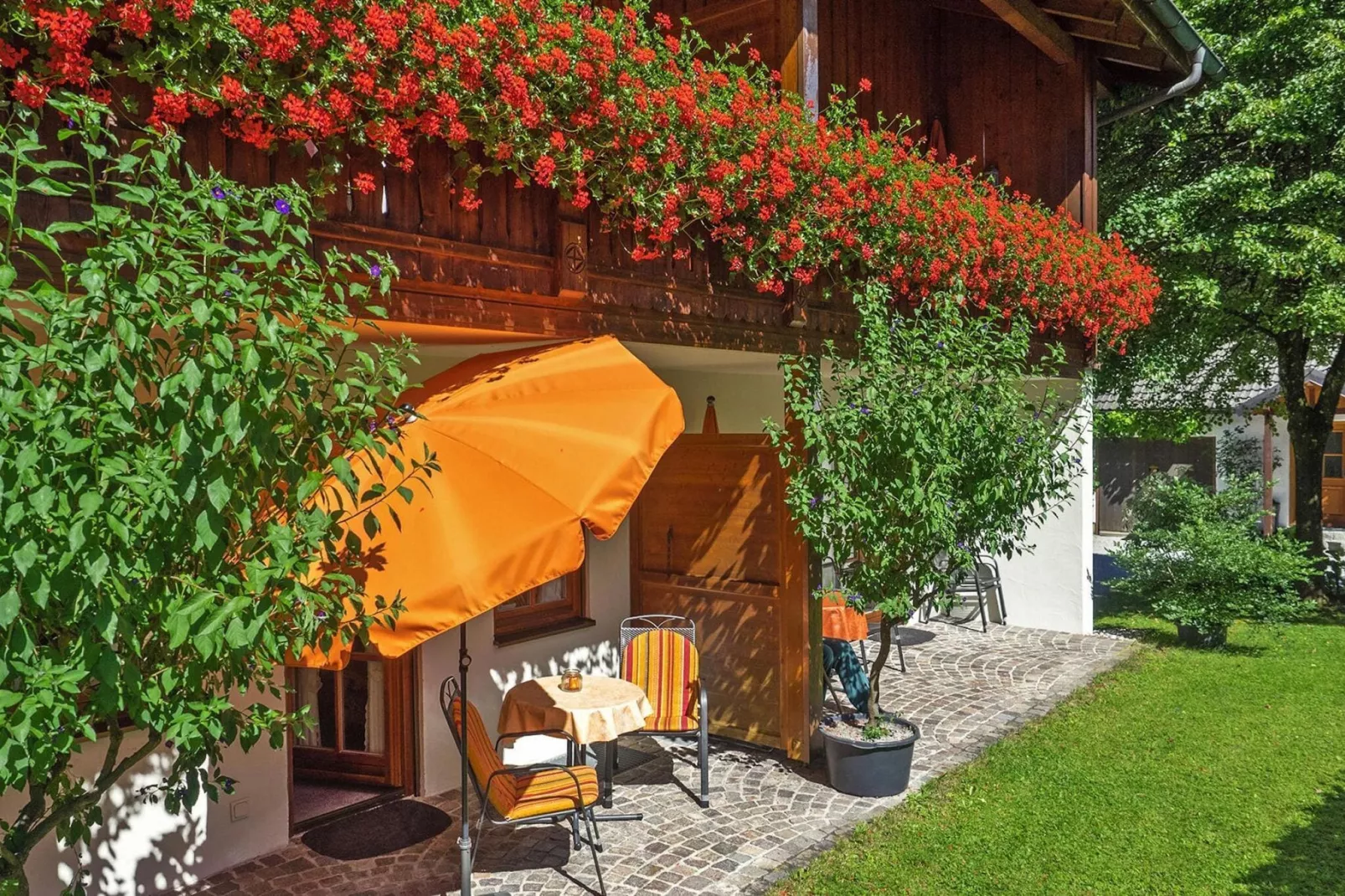 Country house Monika Bayerisch Gmain-2-Raum-App 48 qm EG o OG-Tuinen zomer