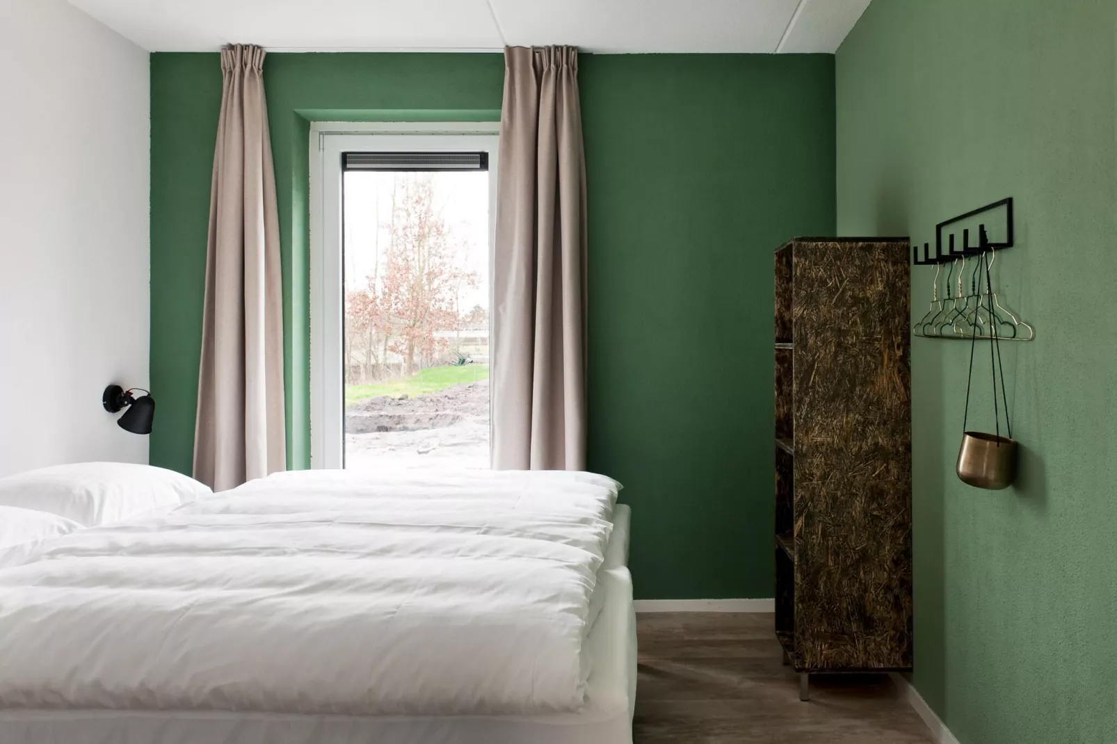 24 pers Pallertshuis Wellness de luxe met sauna en hout gestookte hottub-Slaapkamer