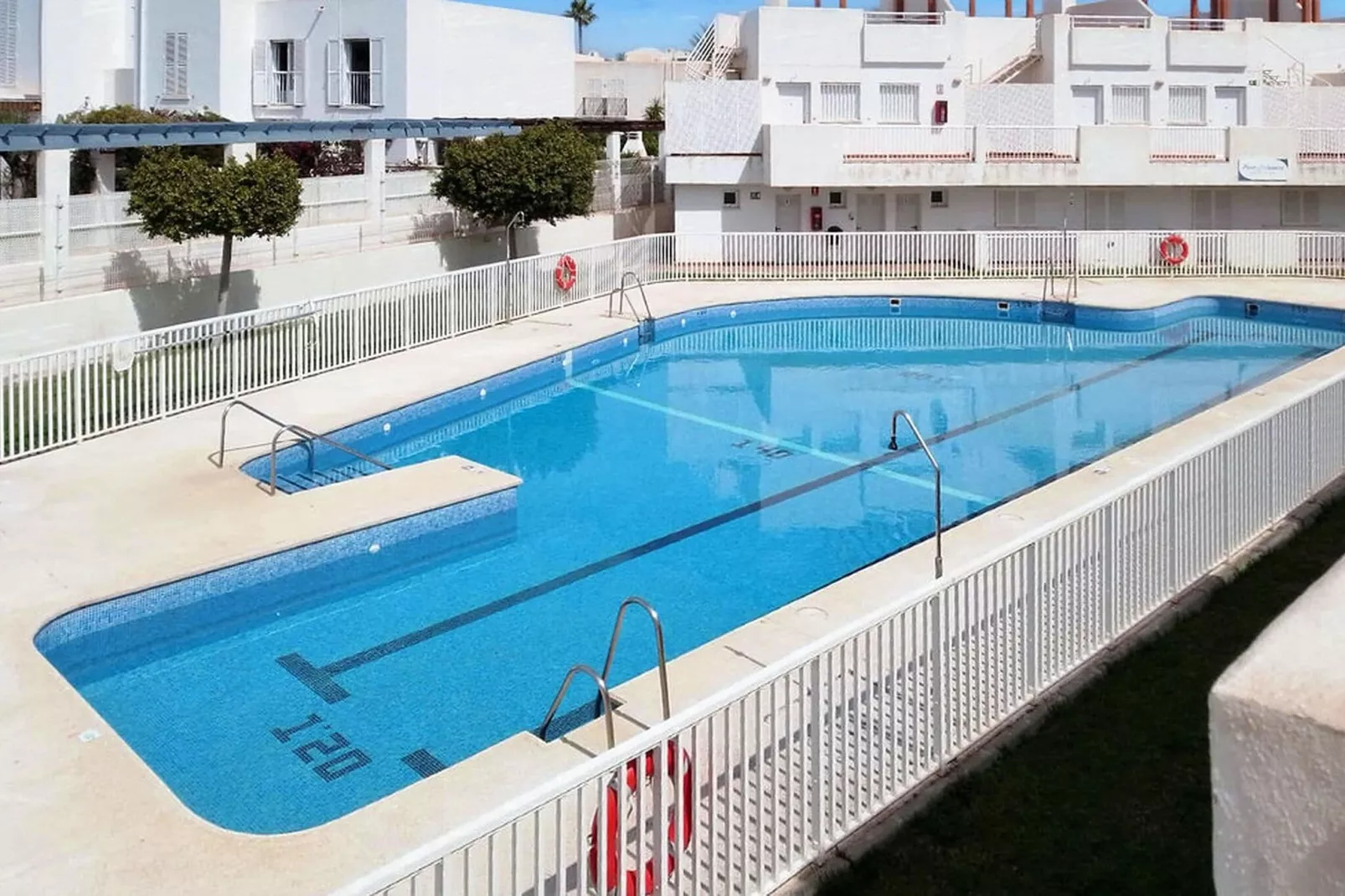 Apartamento mediterraneo-Zwembad