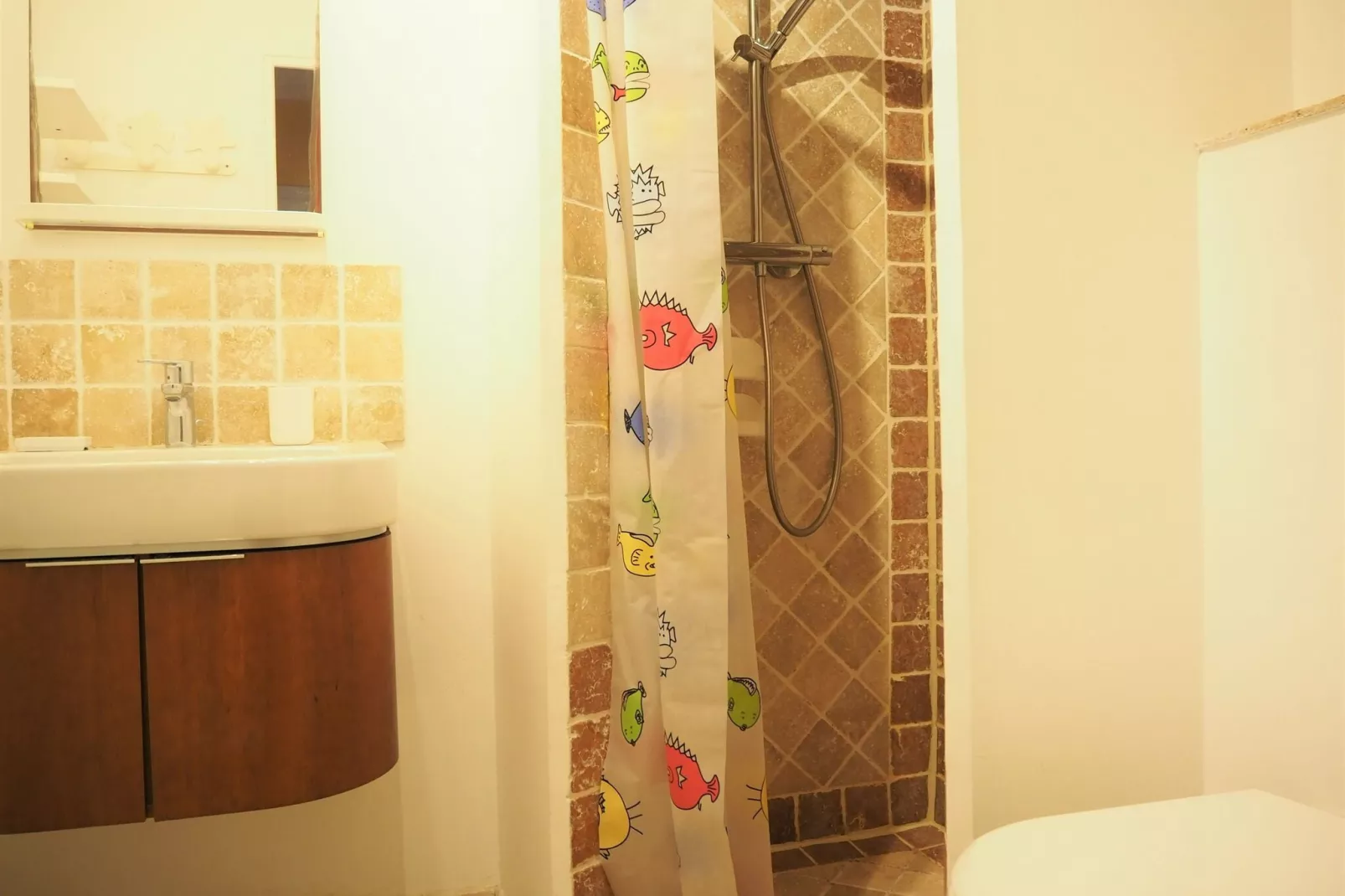 Villa in La Croix-Valmer-Badkamer