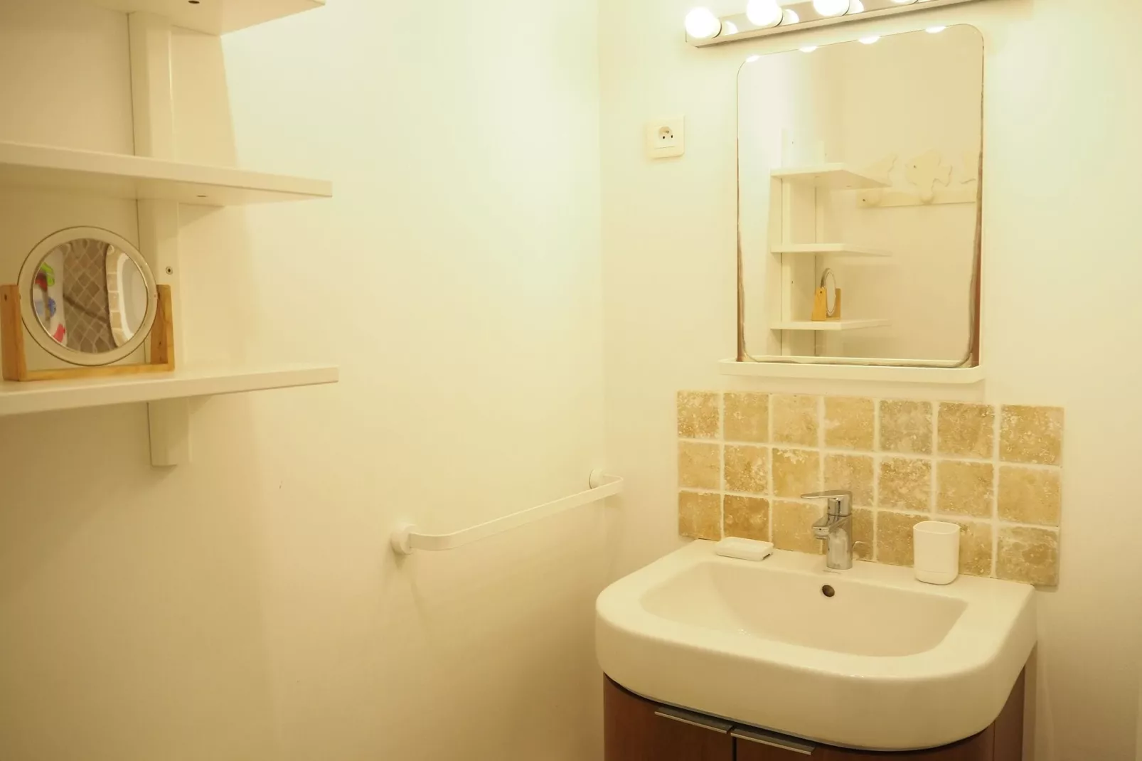 Villa in La Croix-Valmer-Badkamer