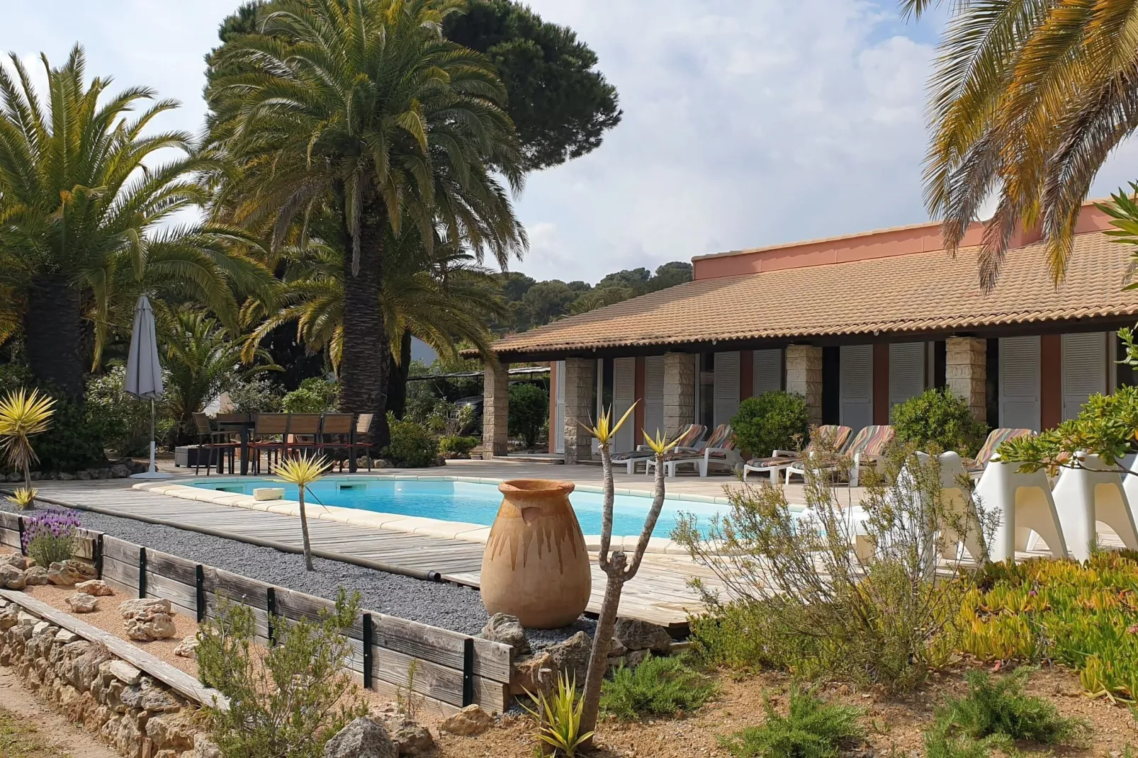 Villa in La Croix-Valmer-Buitenkant zomer