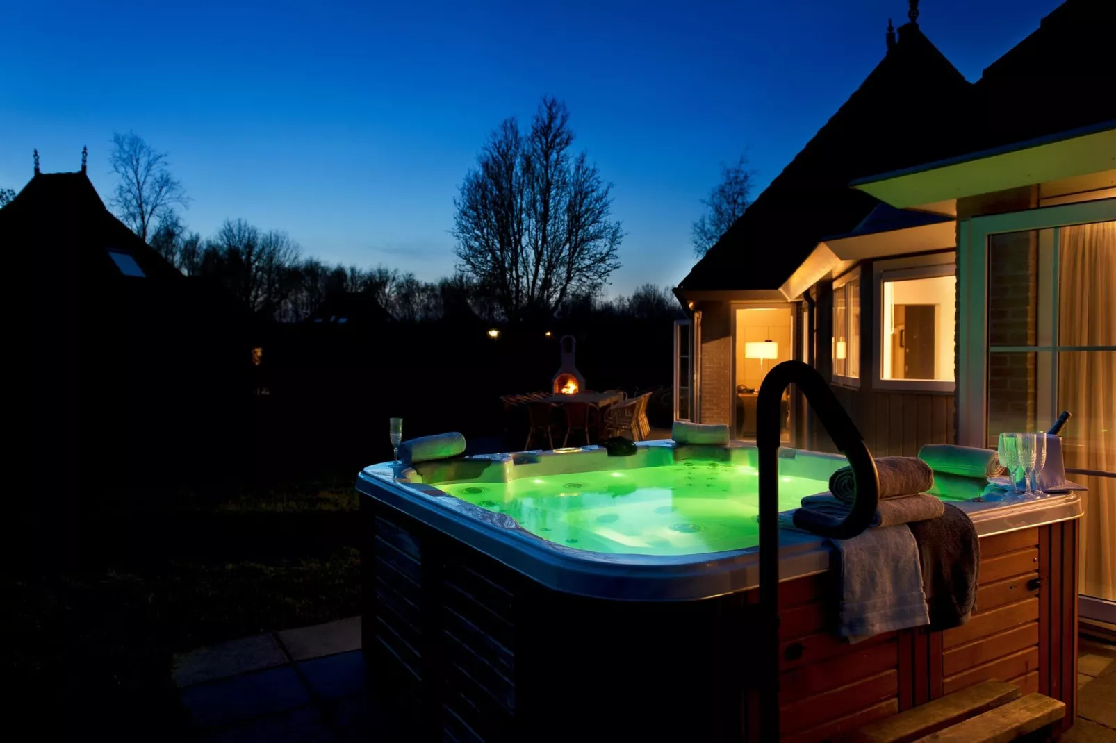 Grand Sechstjin Wellness de luxe met sauna en buitenspa