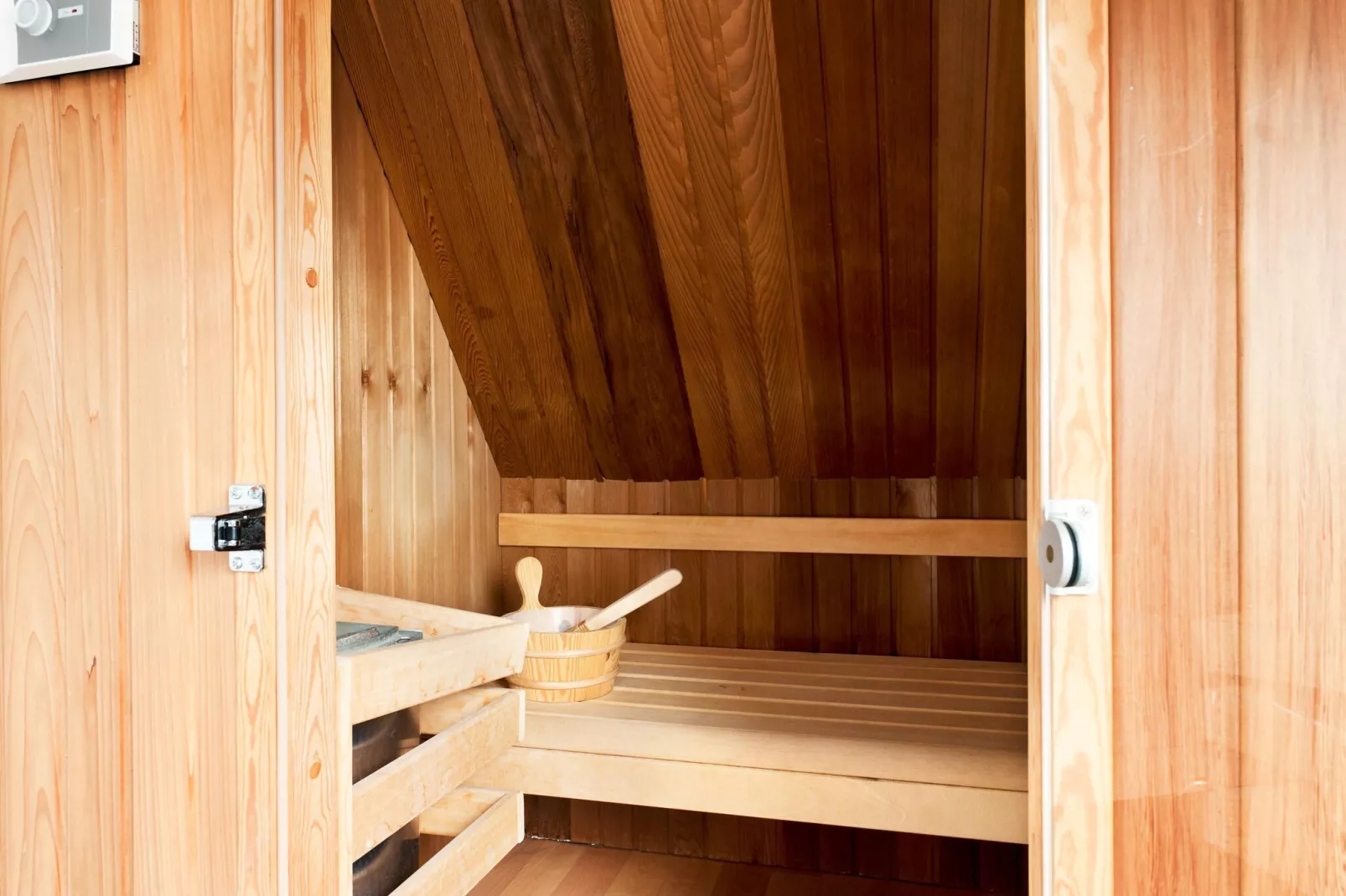 Wiid Wellness de luxe met sauna & buitenspa-Wellness