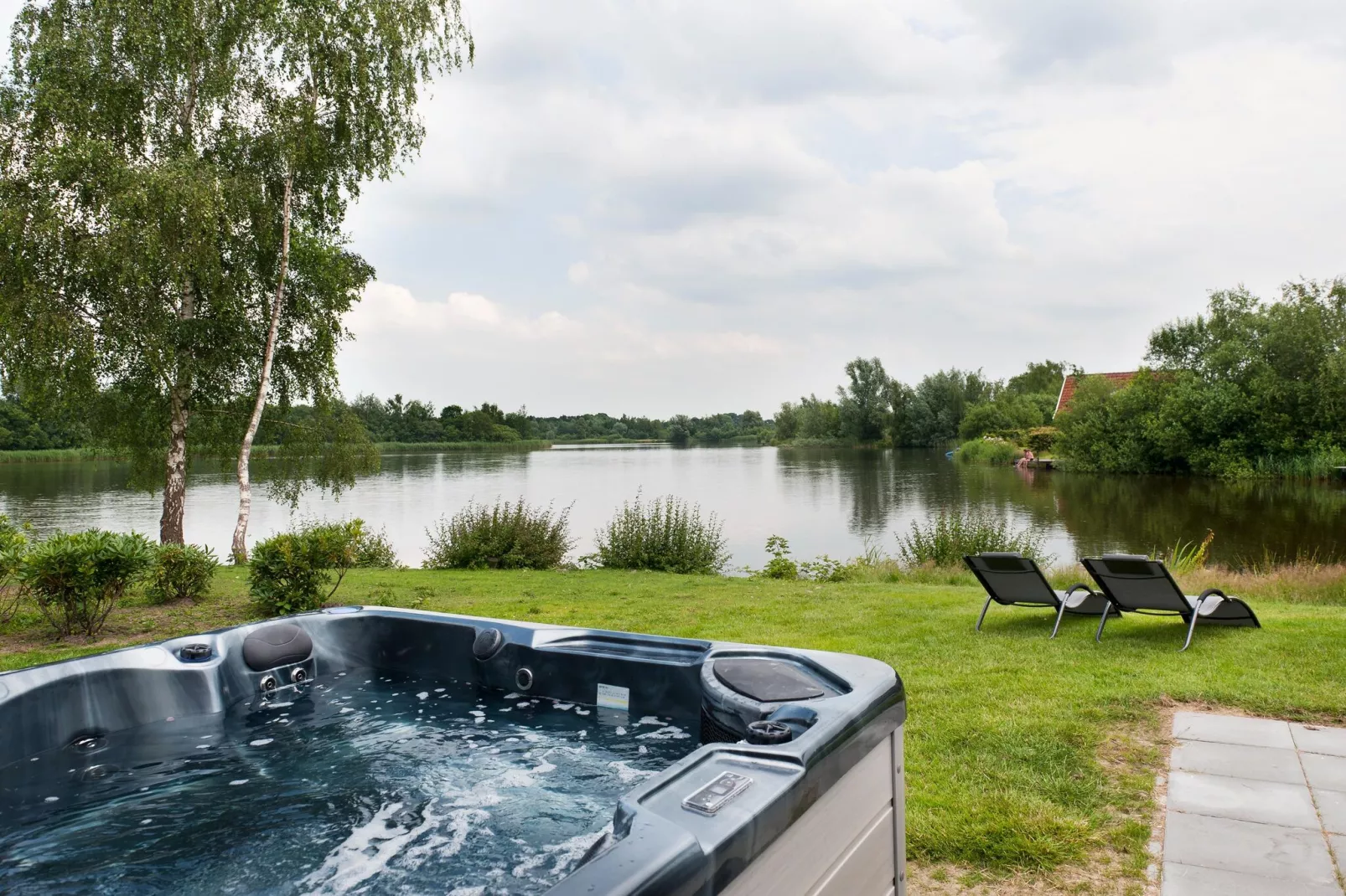 10 pers Lieskehuis Wellness de luxe met sauna buitenspa en toerboot-Faciliteiten