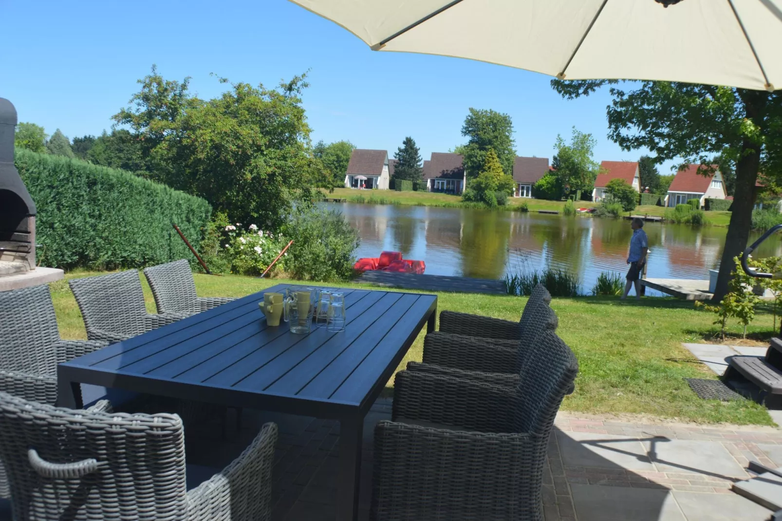 8 pers Westerwolde Prestige Welness met buitenspa-Tuinen zomer