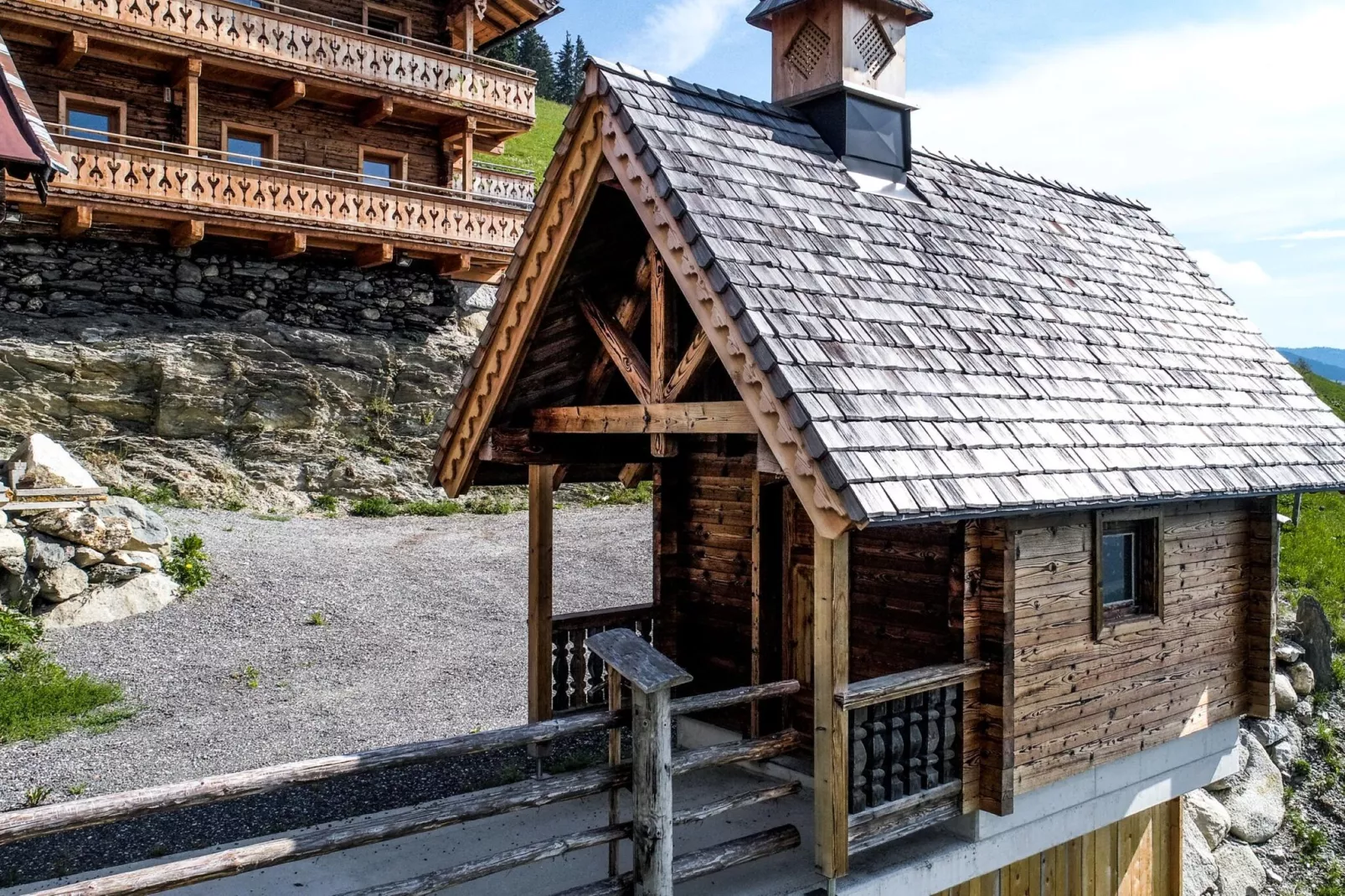 Oberholzlehen Hütte-Buitenkant zomer