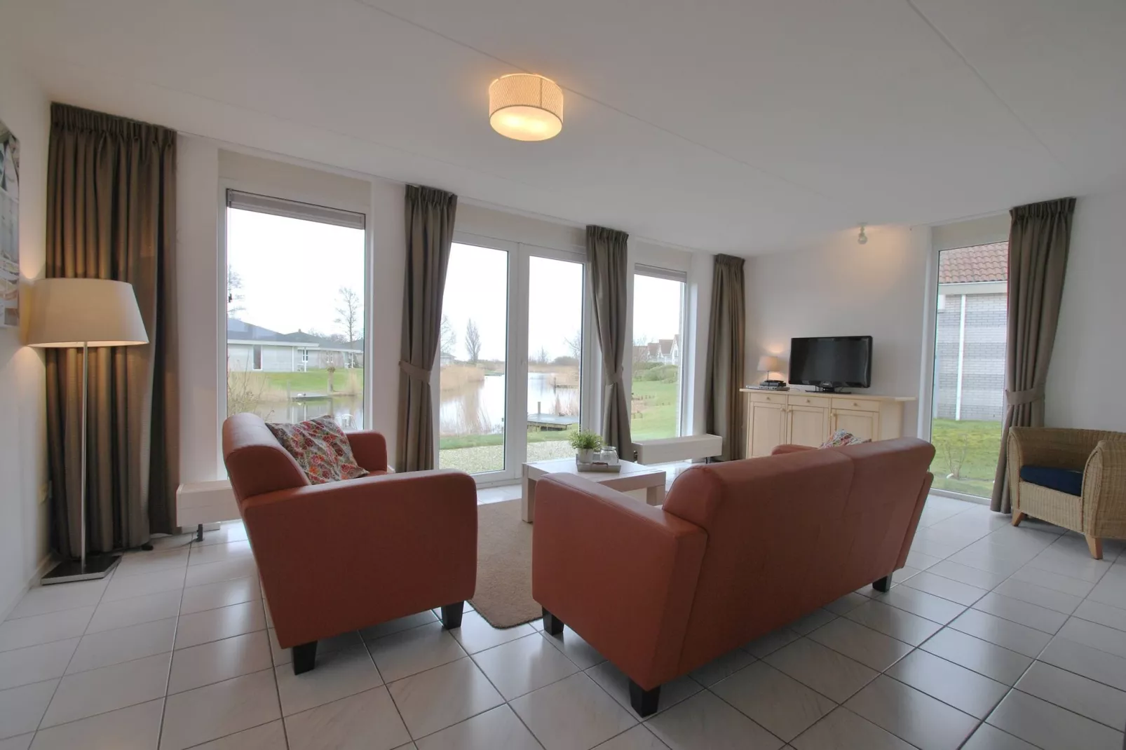 Beach Resort Makkum 26-Woonkamer