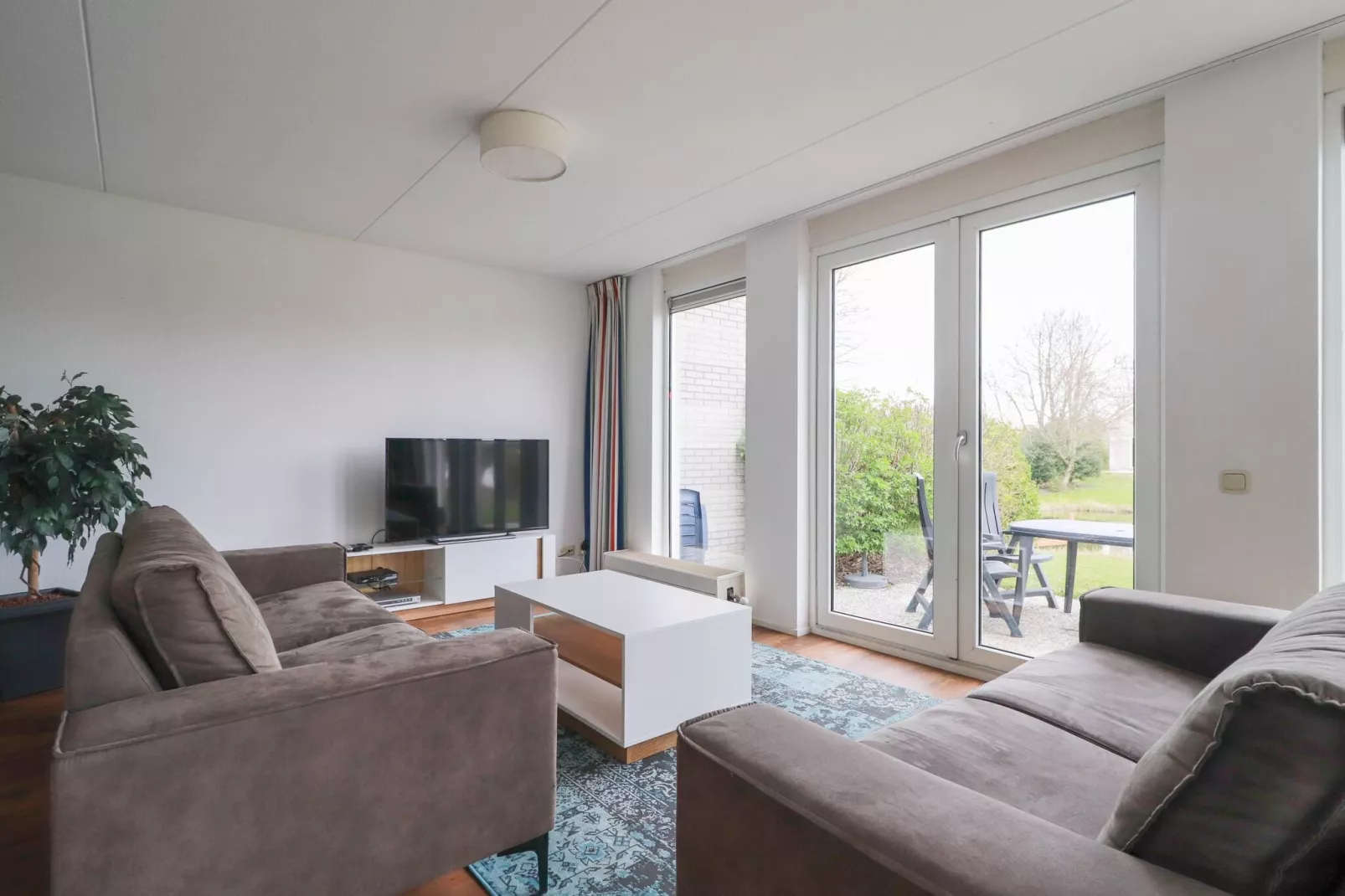 Beach Resort Makkum 27-Woonkamer