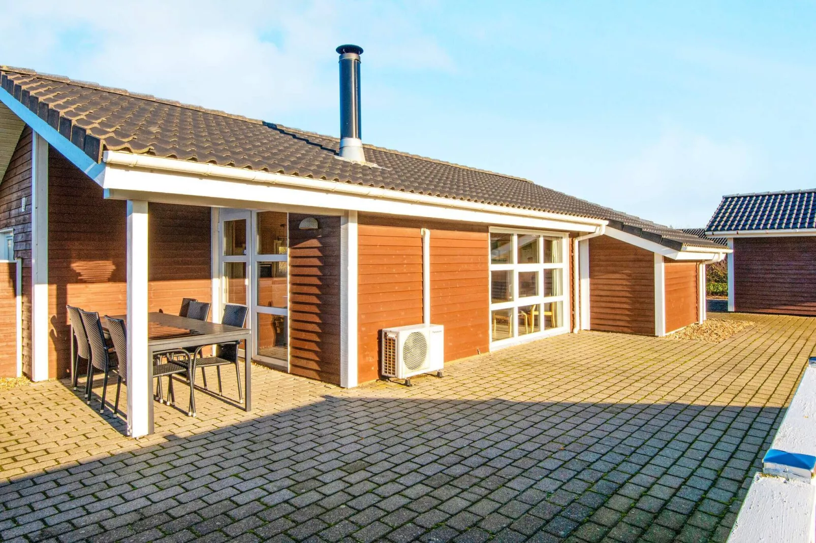Sereen vakantiehuis in Hemmet met Sauna