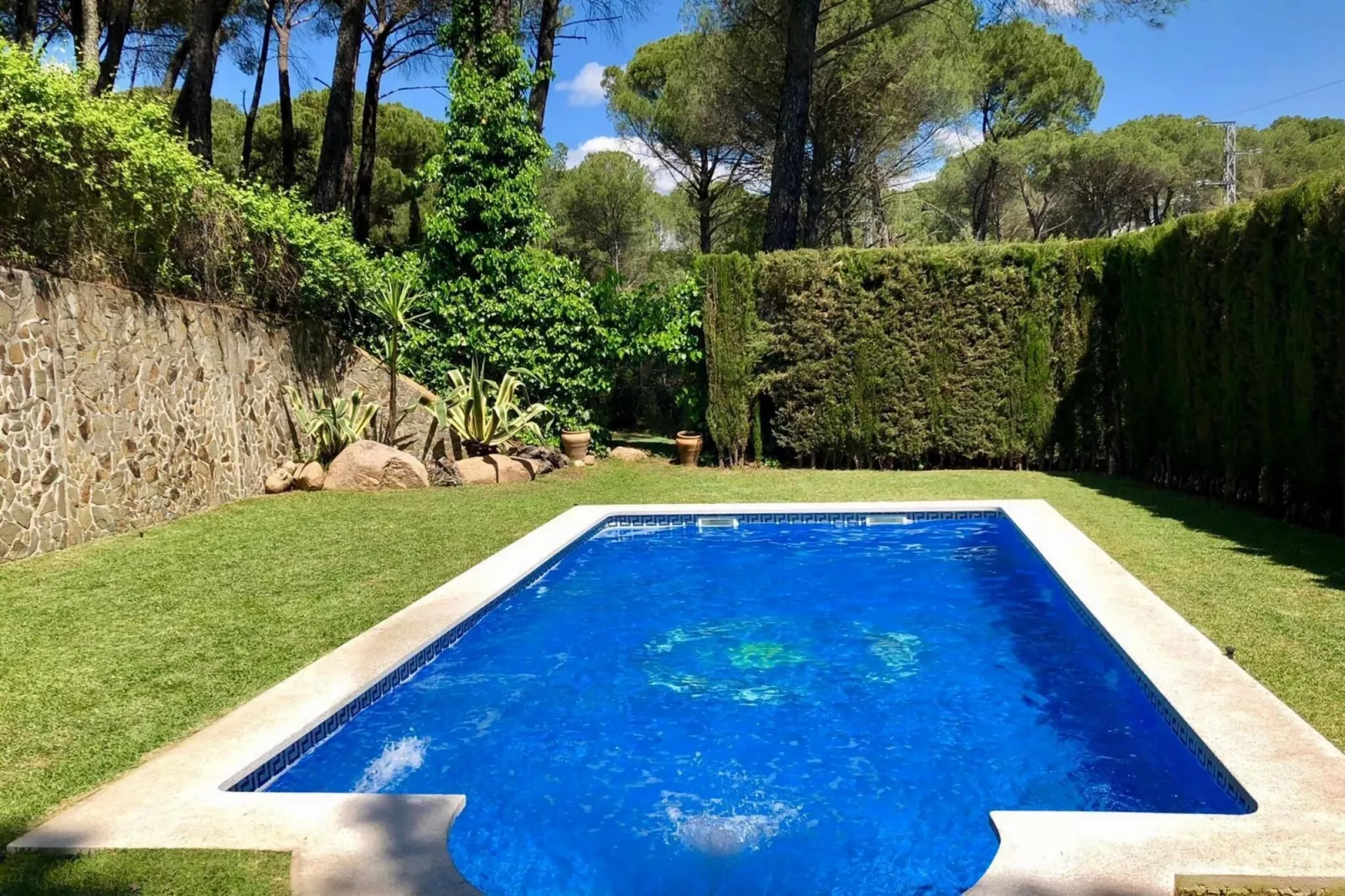 poolofhouse