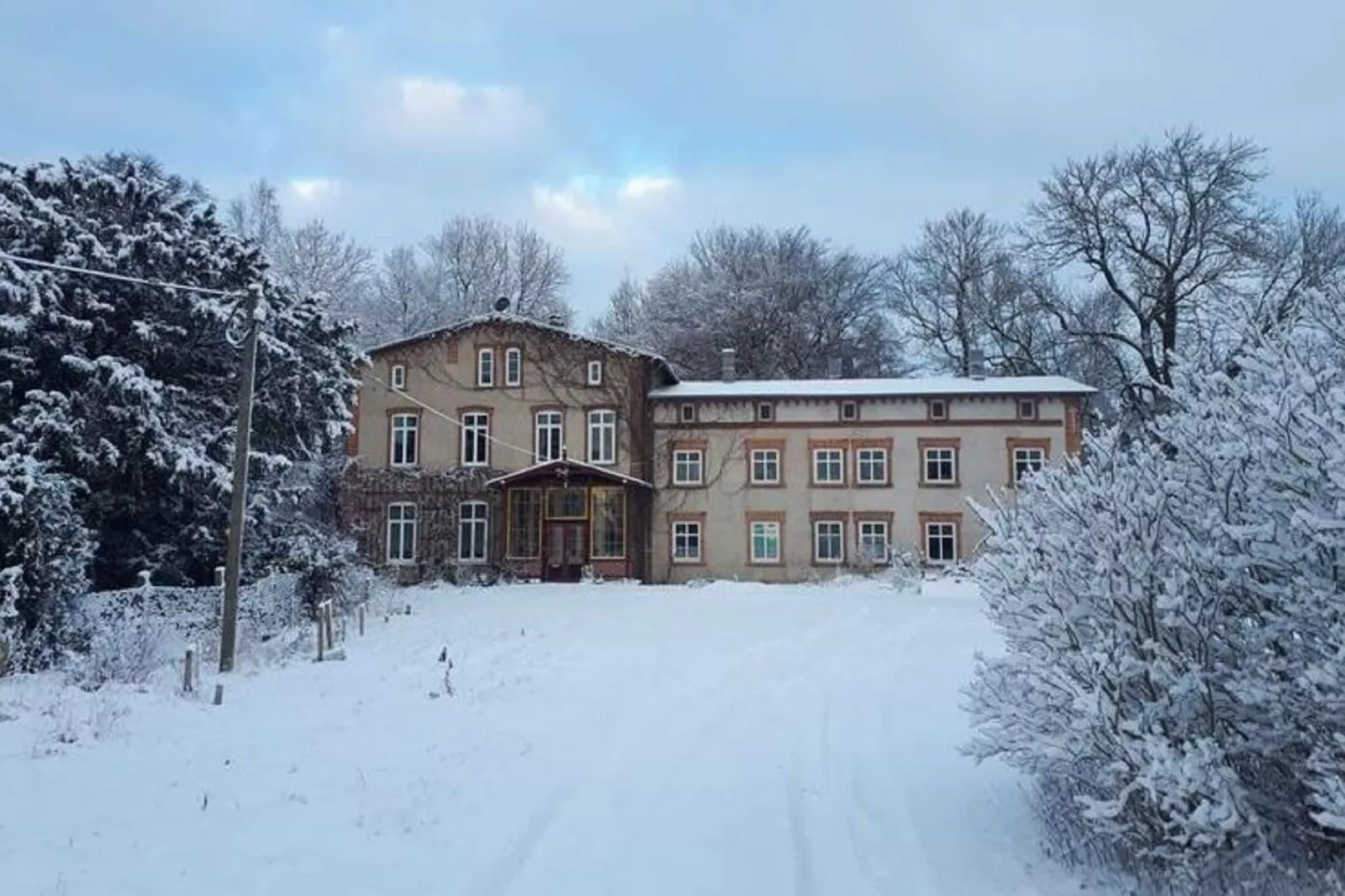 Wohnen im Gutshaus-Exterieur winter