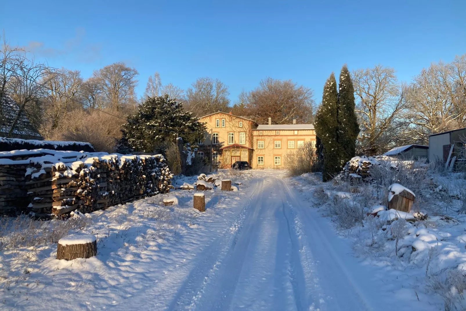 Wohnen im Gutshaus-Tuin winter