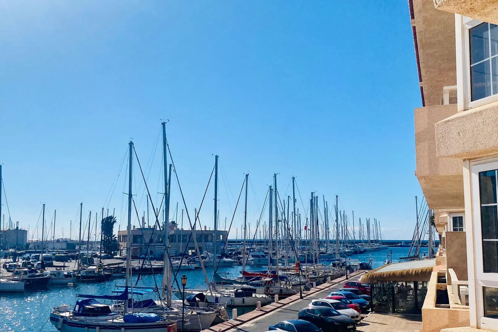 Puerto Deportivo 2-Uitzicht zomer