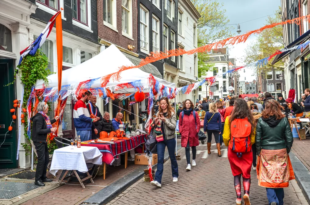 Gezellige vlooienmarkt op Koningsdag